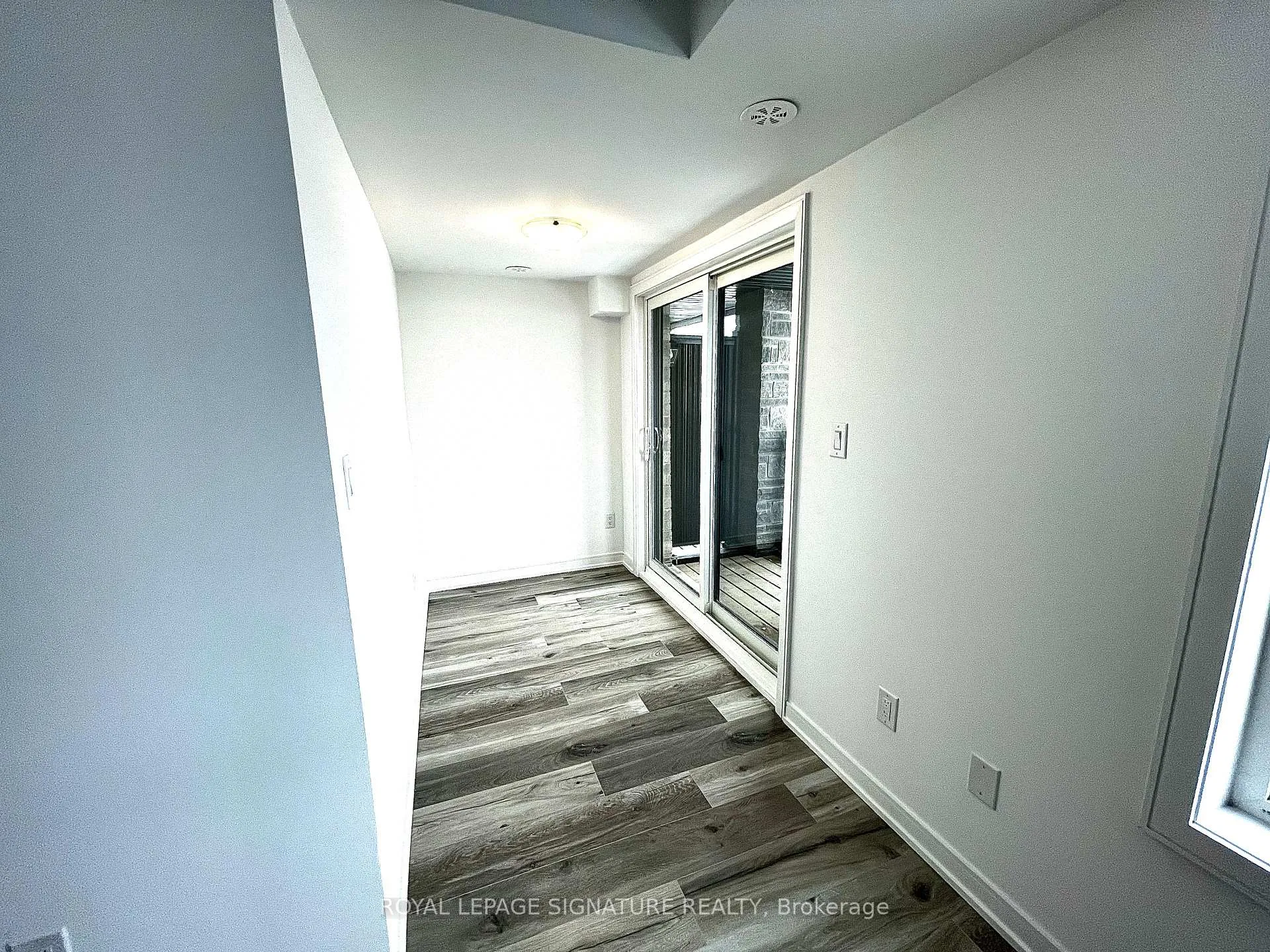 Photo 6 of 36 Magnolia Lane, Barrie, Innis-Shore — HOMEH