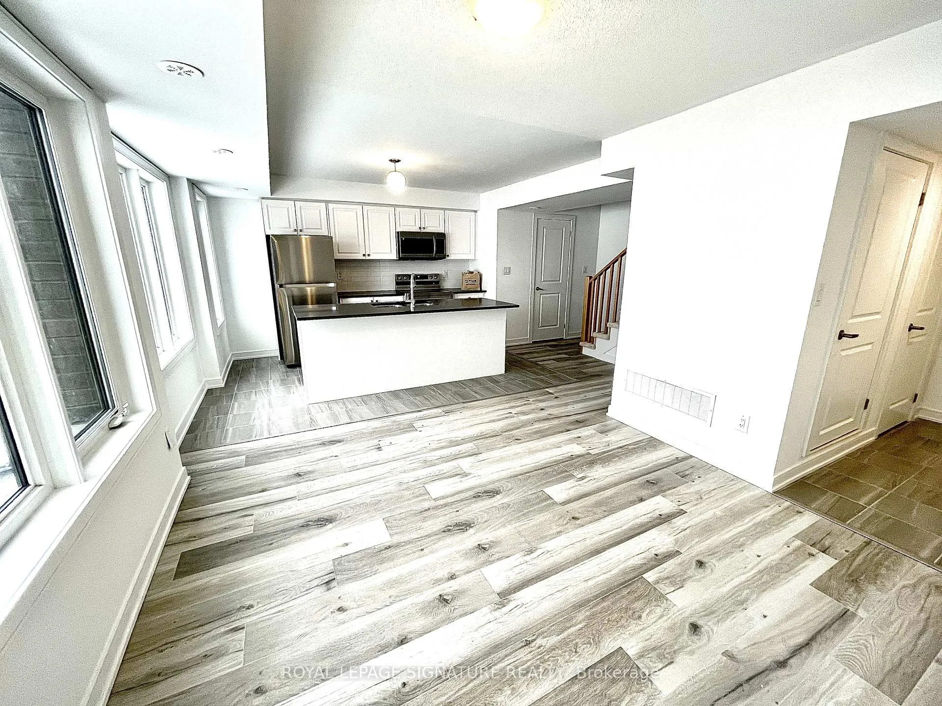 Photo 7 of 36 Magnolia Lane, Barrie, Innis-Shore — HOMEH