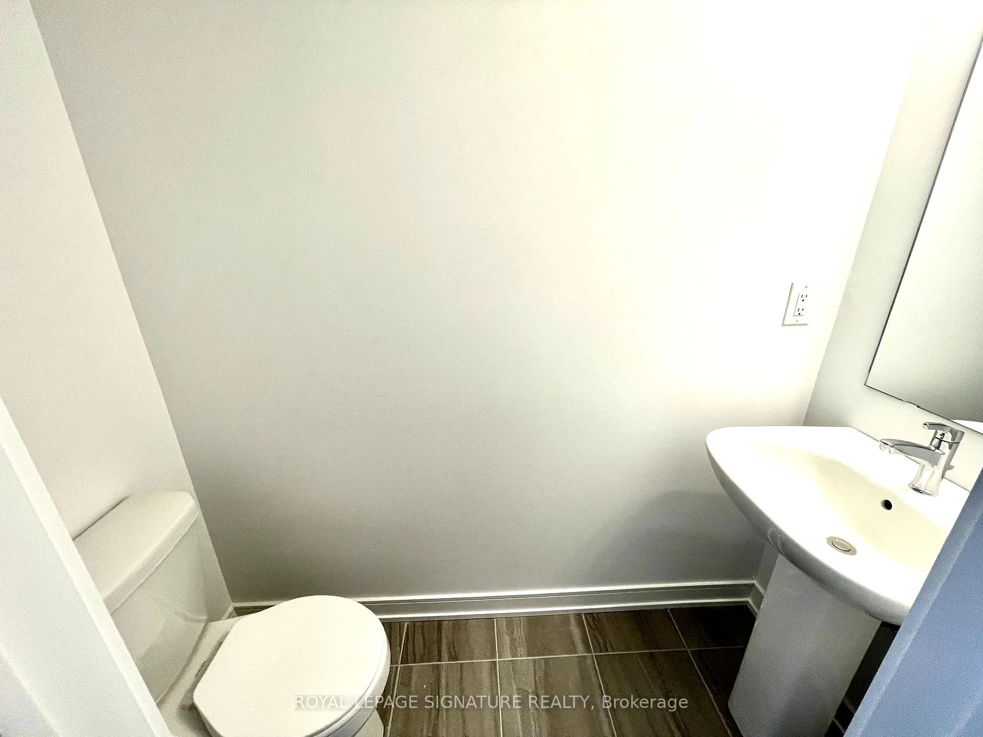 Photo 11 of 36 Magnolia Lane, Barrie, Innis-Shore — HOMEH