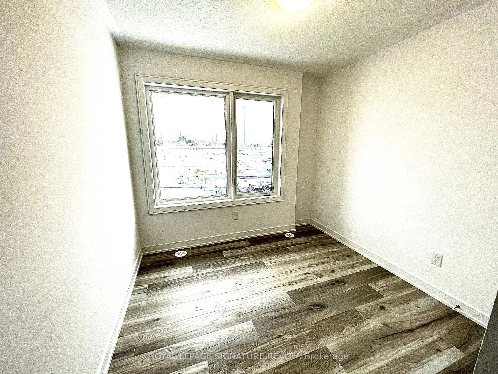 Photo 14 of 36 Magnolia Lane, Barrie, Innis-Shore — HOMEH