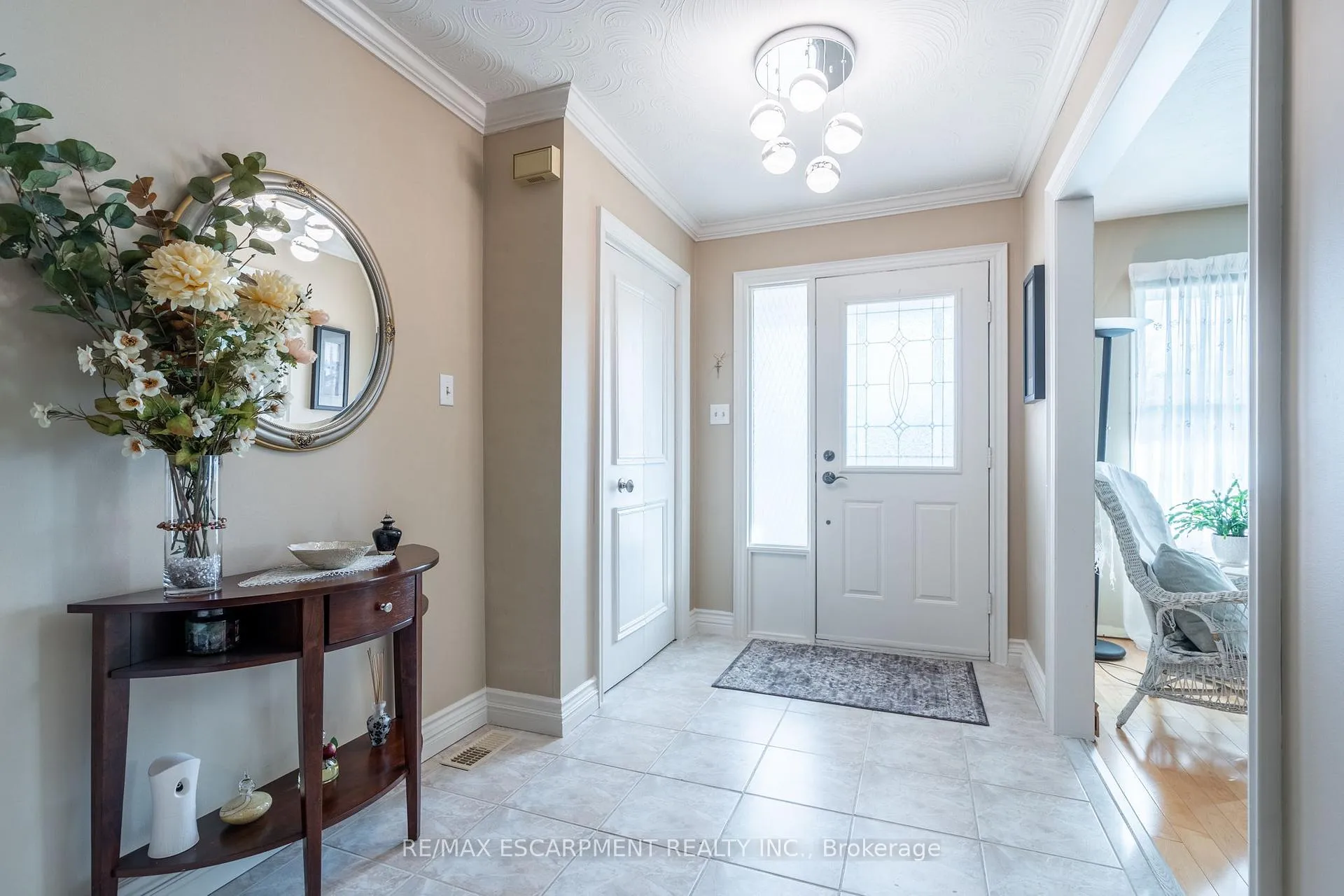 Photo 4 of 145 Homeside Avenue, Hamilton, Stoney Creek — HOMEH