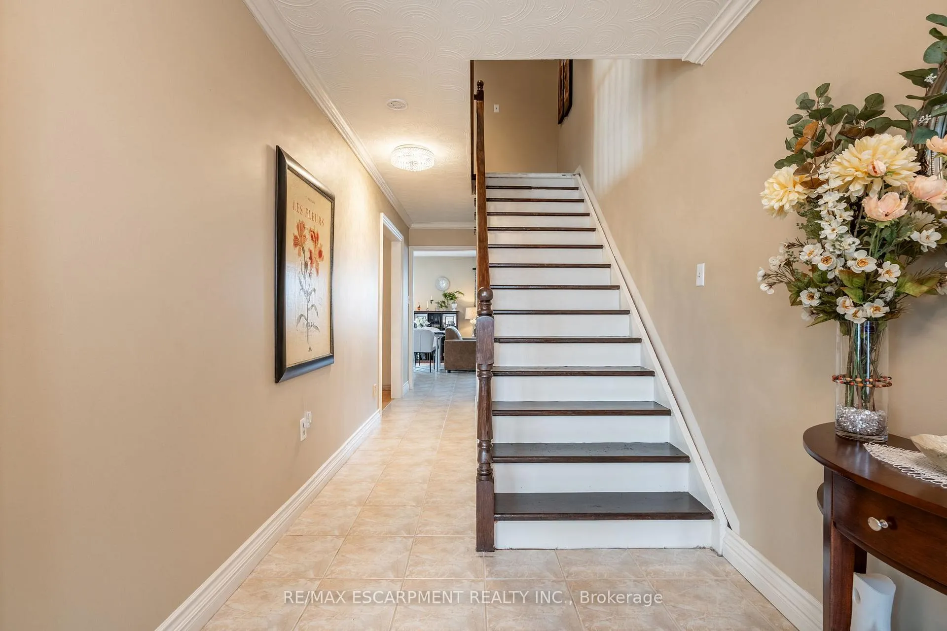Photo 5 of 145 Homeside Avenue, Hamilton, Stoney Creek — HOMEH