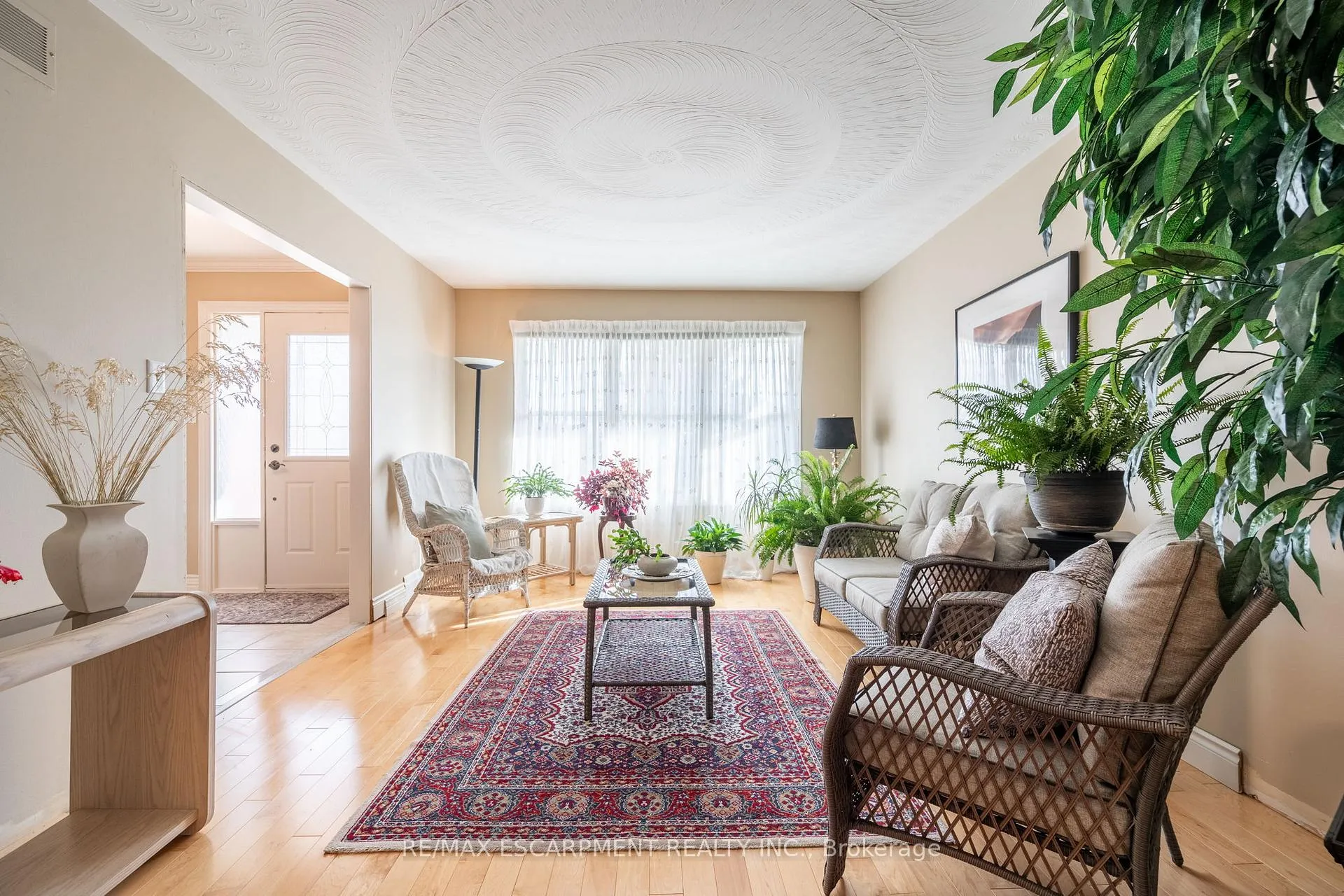 Photo 7 of 145 Homeside Avenue, Hamilton, Stoney Creek — HOMEH