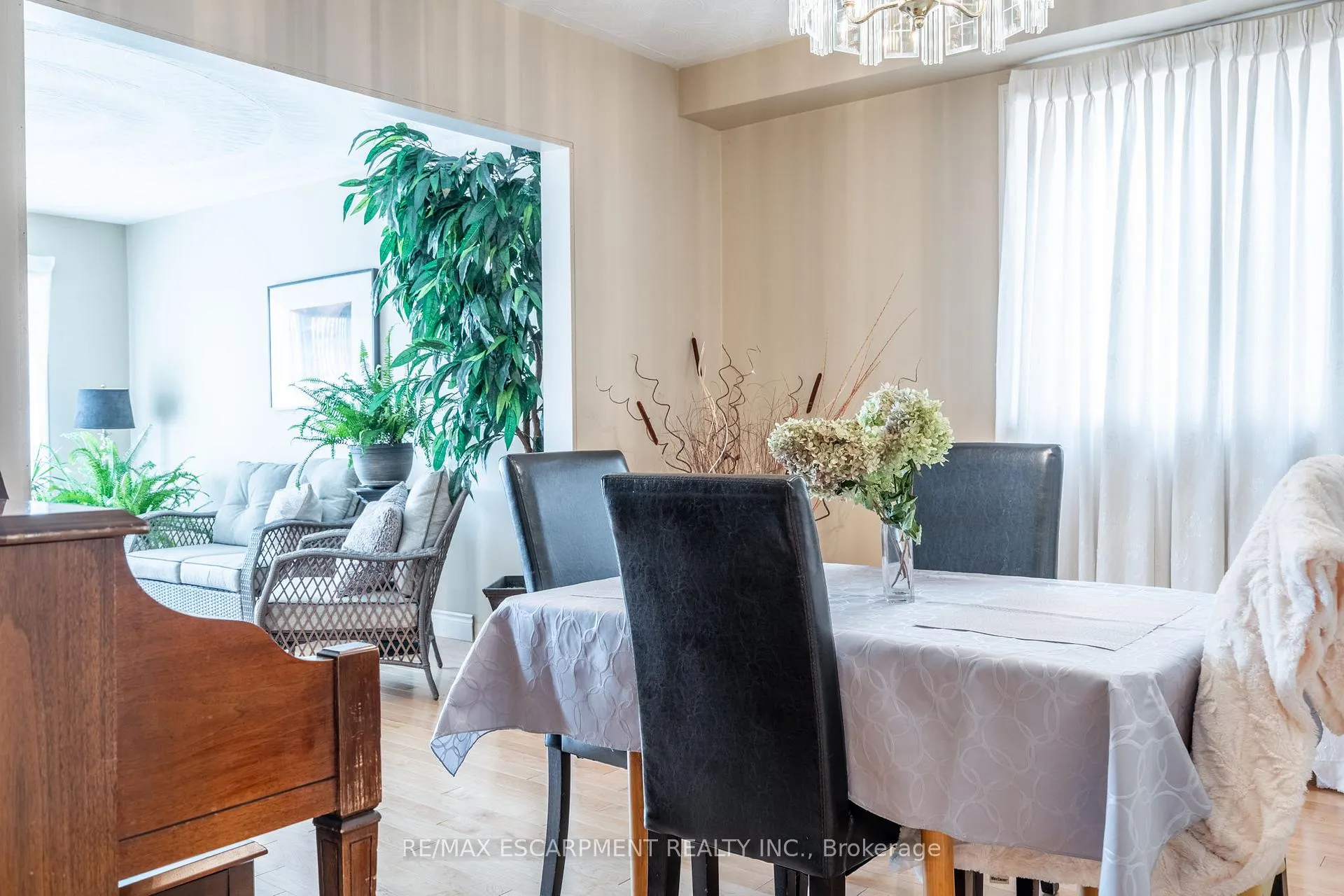 Photo 9 of 145 Homeside Avenue, Hamilton, Stoney Creek — HOMEH