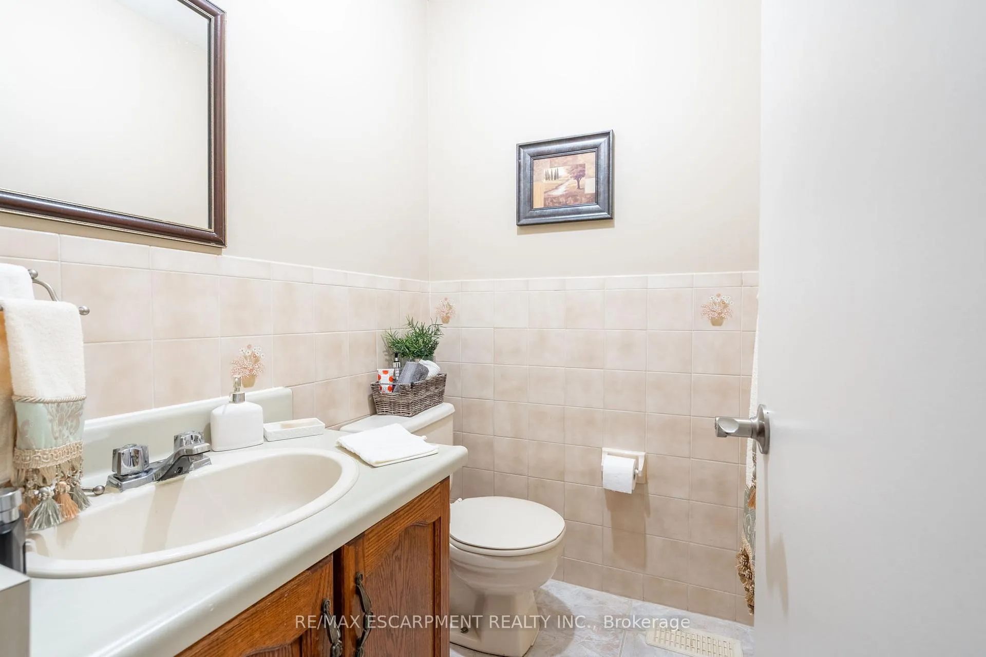 Photo 19 of 145 Homeside Avenue, Hamilton, Stoney Creek — HOMEH