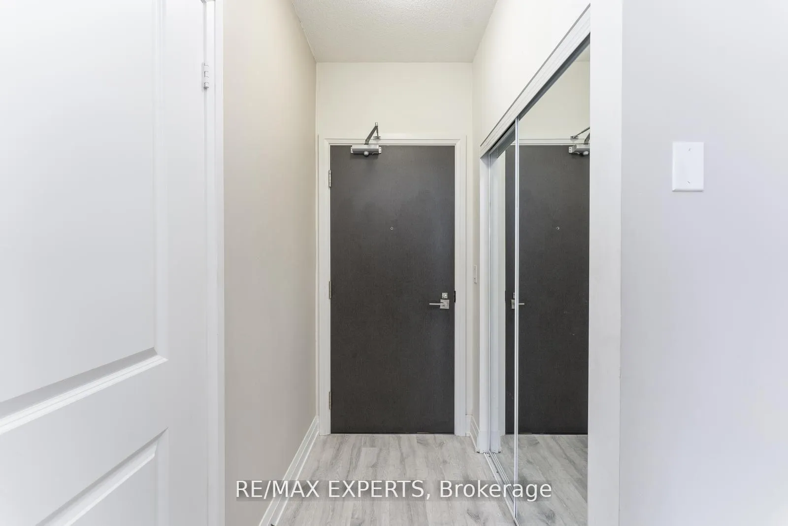 Photo 7 of Unit 1409, 3700 Highway 7 Road, Vaughan, Vaughan Corporate Centre — HOMEH