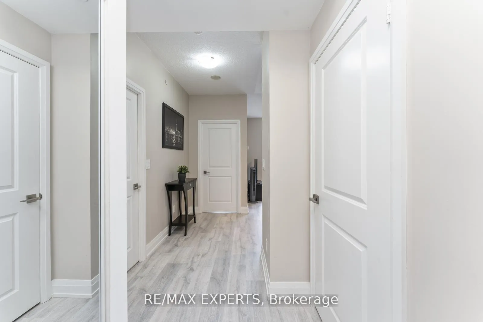 Photo 8 of Unit 1409, 3700 Highway 7 Road, Vaughan, Vaughan Corporate Centre — HOMEH