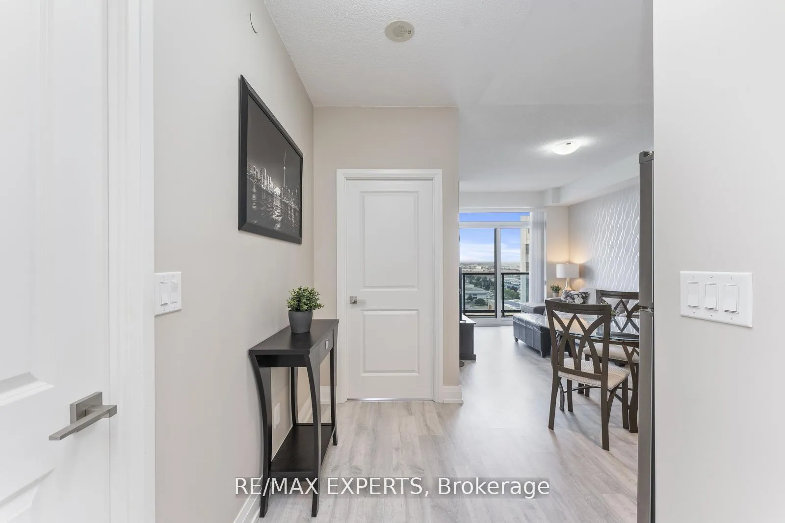 Photo 9 of Unit 1409, 3700 Highway 7 Road, Vaughan, Vaughan Corporate Centre — HOMEH