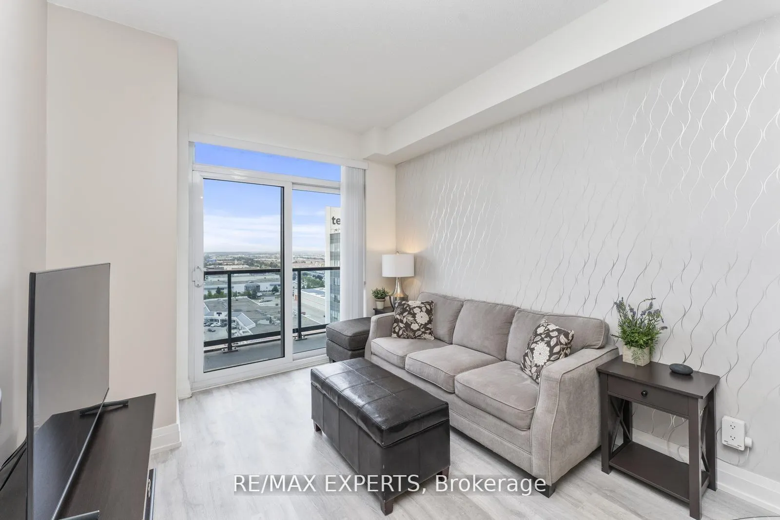 Photo 16 of Unit 1409, 3700 Highway 7 Road, Vaughan, Vaughan Corporate Centre — HOMEH