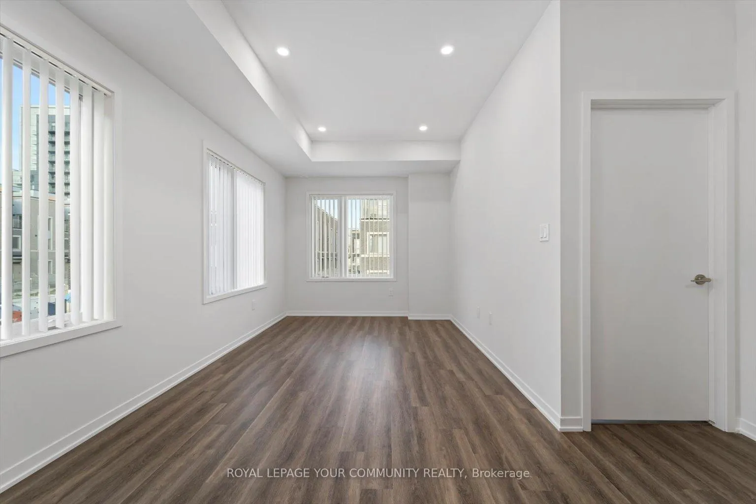 Photo 13 of Unit TH 207, 141 Honeycrisp Crescent, Vaughan, Concord — HOMEH