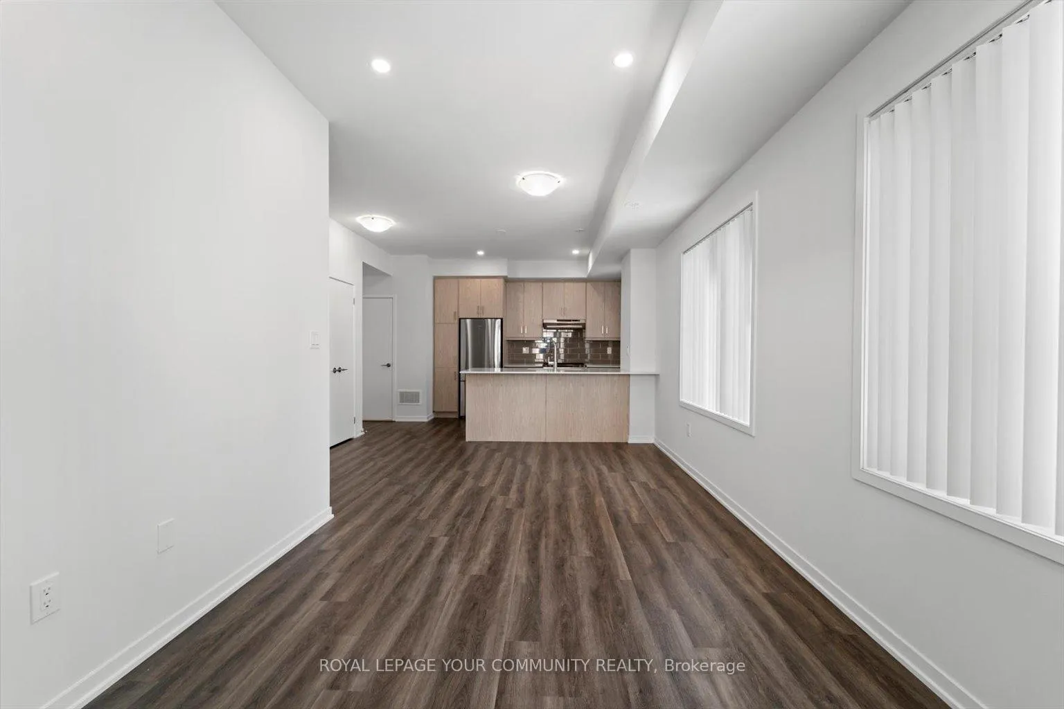 Photo 19 of Unit TH 207, 141 Honeycrisp Crescent, Vaughan, Concord — HOMEH