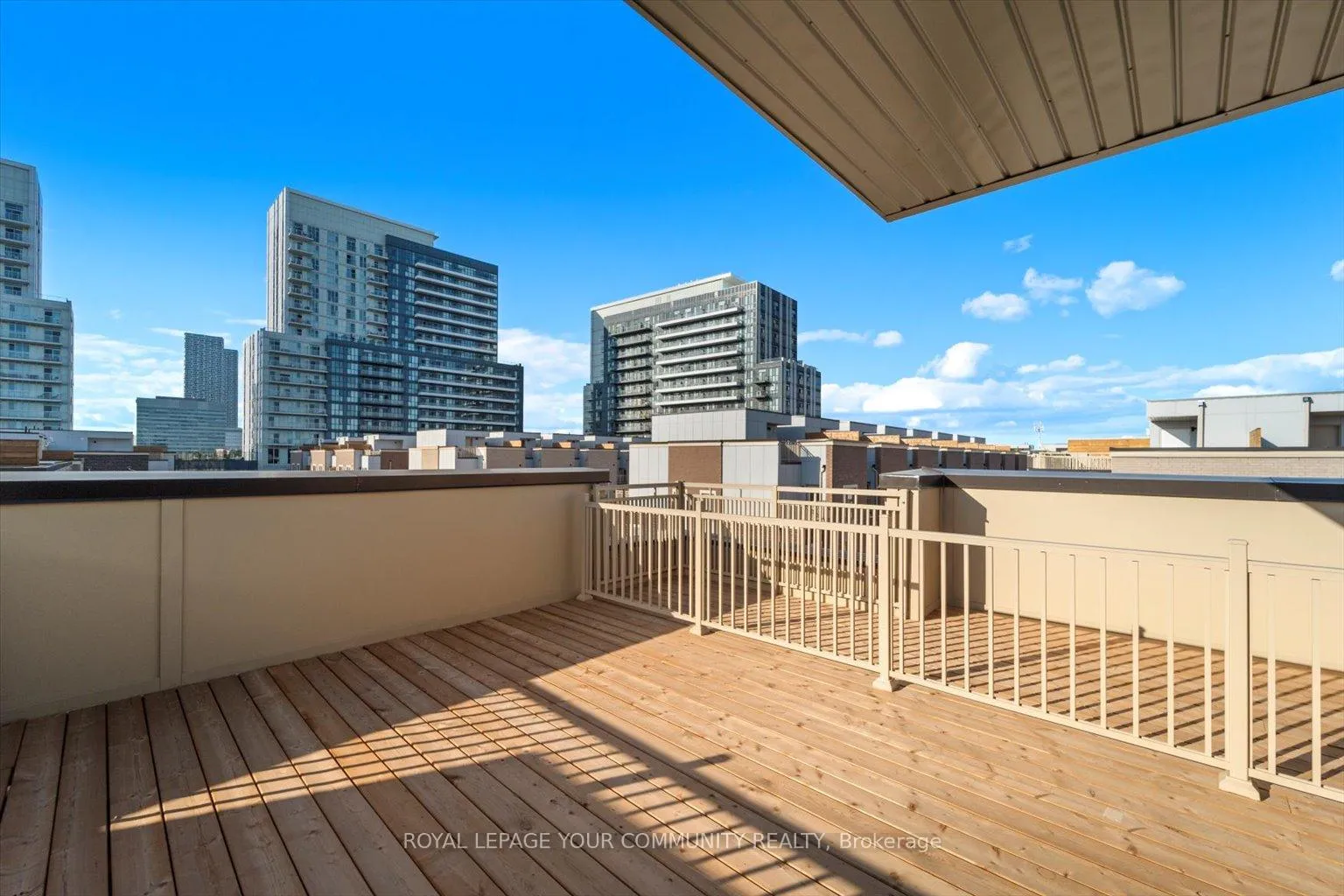 Photo 31 of Unit TH 207, 141 Honeycrisp Crescent, Vaughan, Concord — HOMEH