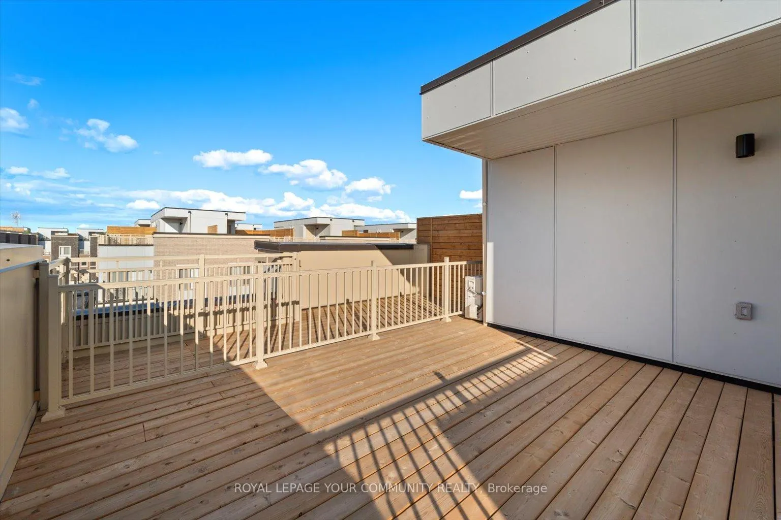 Photo 33 of Unit TH 207, 141 Honeycrisp Crescent, Vaughan, Concord — HOMEH