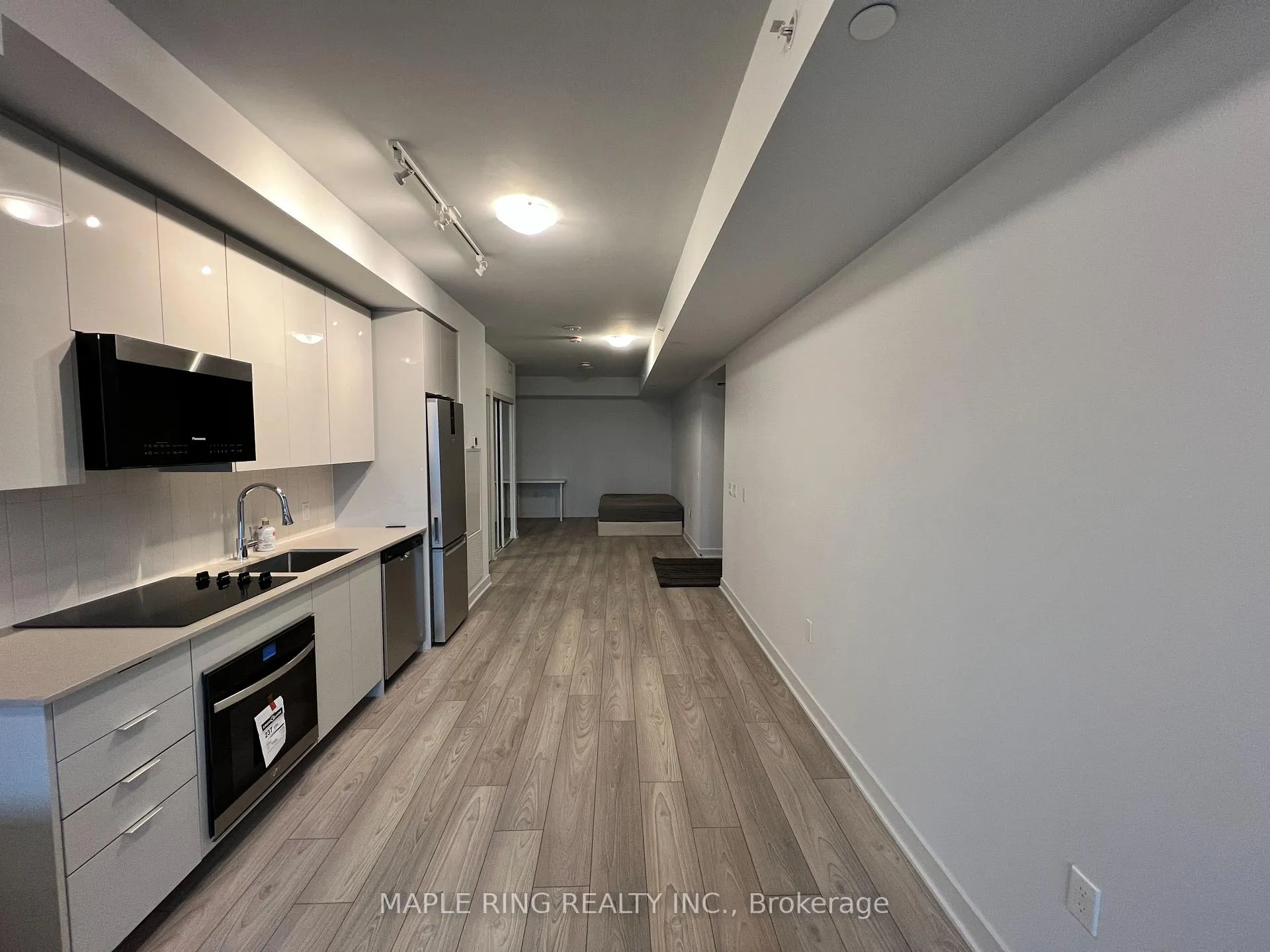 Photo 3 of Unit 1713, 2920 Highway 7 Road, Vaughan, Concord — HOMEH