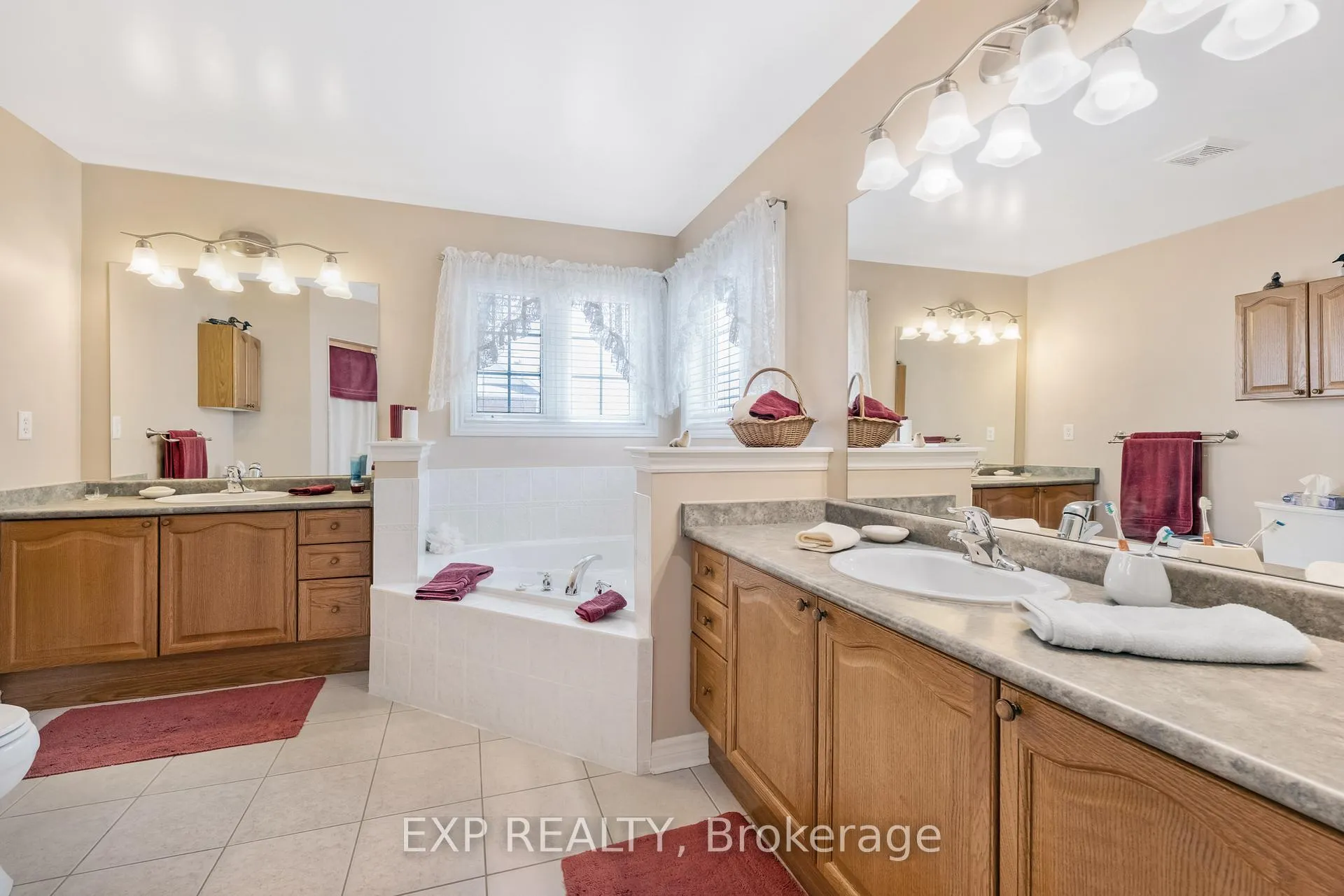 Photo 25 of 106 Succession Crescent, Barrie, Innis-Shore — HOMEH