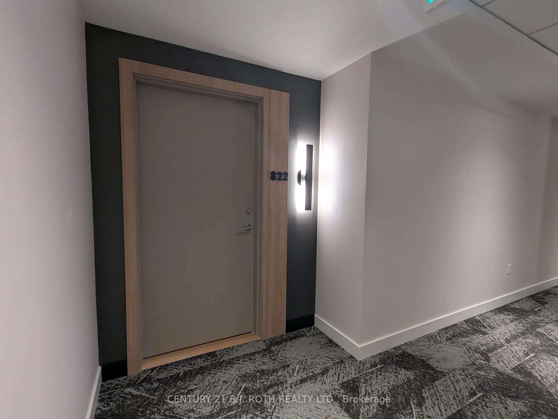 Photo 3 of Unit 822, 185 Dunlop Street E, Barrie, Lakeshore — HOMEH