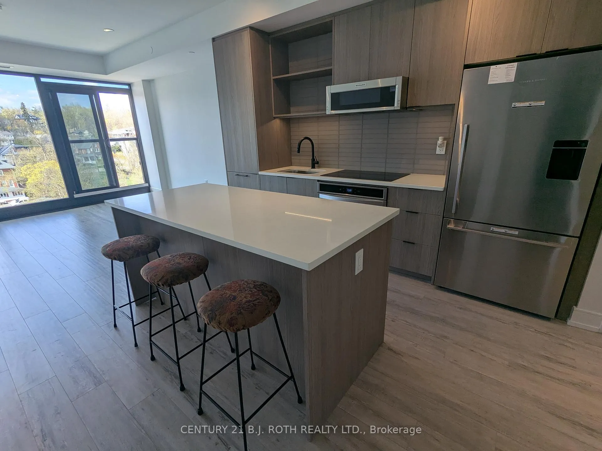 Photo 4 of Unit 822, 185 Dunlop Street E, Barrie, Lakeshore — HOMEH