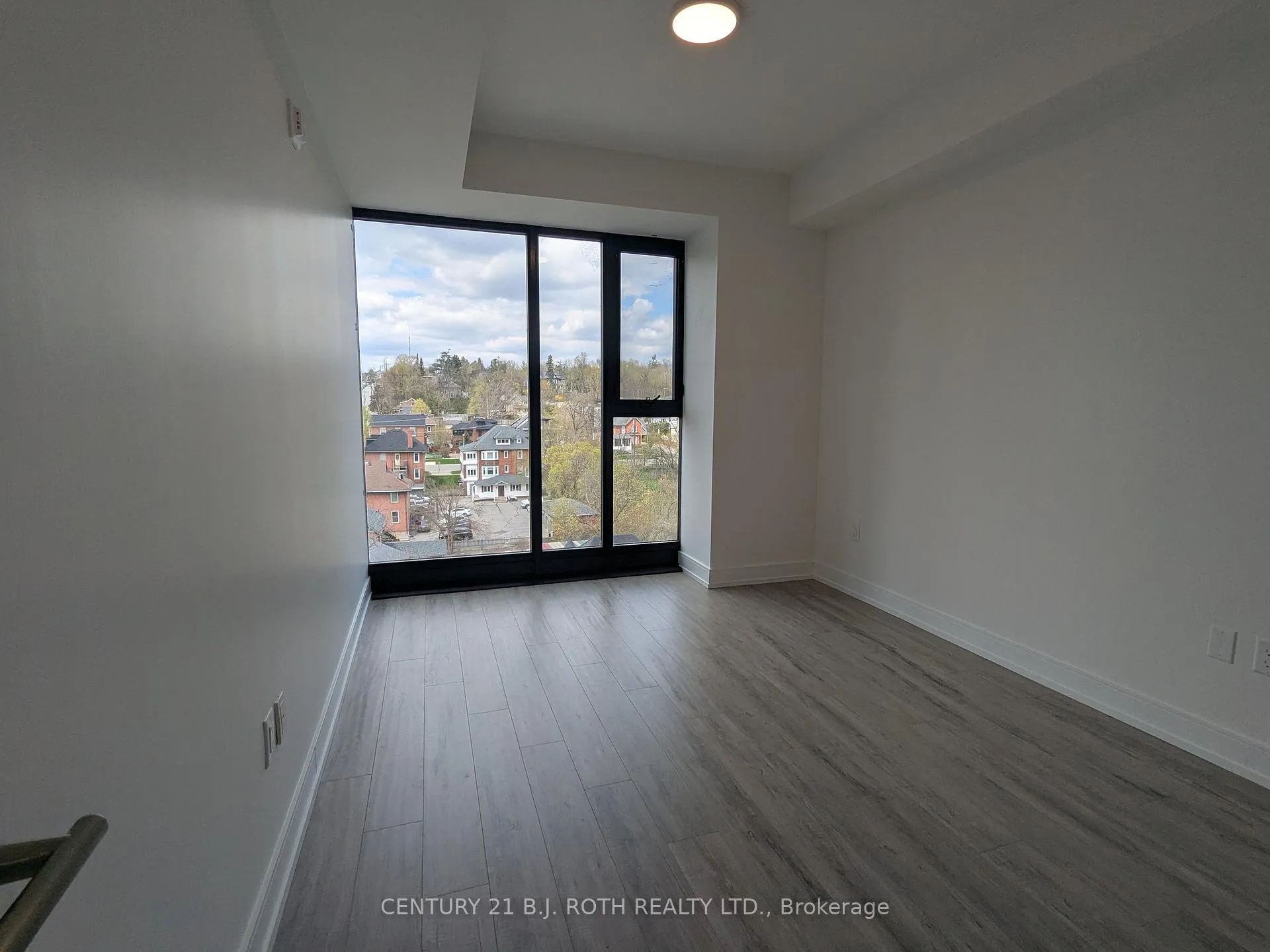 Photo 18 of Unit 822, 185 Dunlop Street E, Barrie, Lakeshore — HOMEH