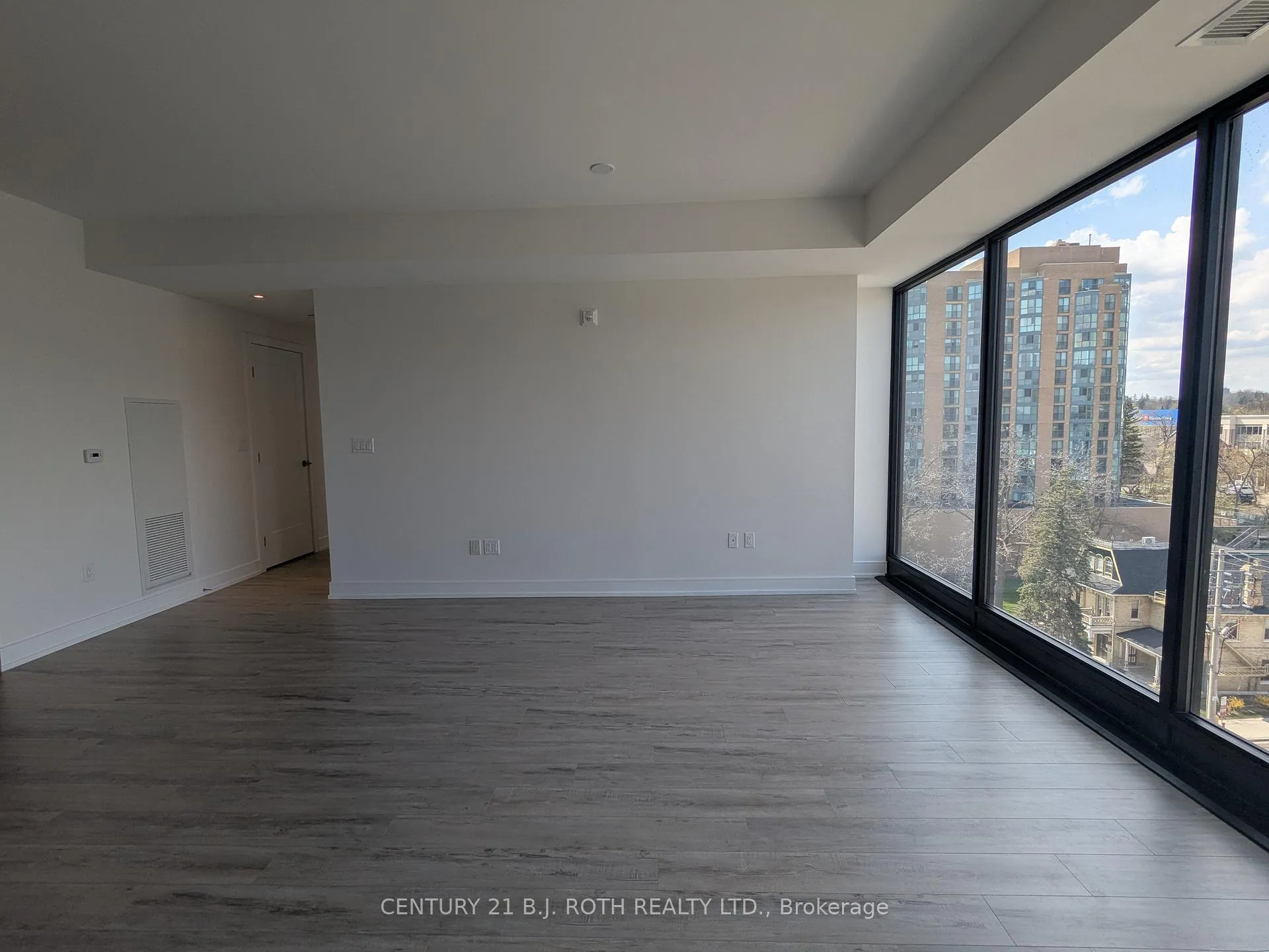 Photo 35 of Unit 822, 185 Dunlop Street E, Barrie, Lakeshore — HOMEH