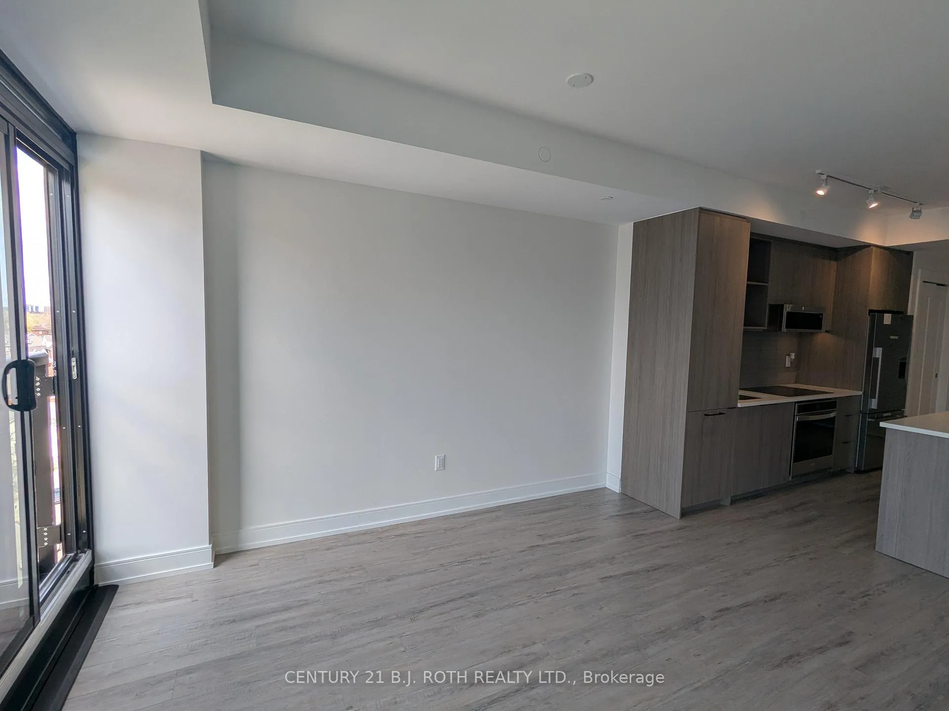 Photo 36 of Unit 822, 185 Dunlop Street E, Barrie, Lakeshore — HOMEH