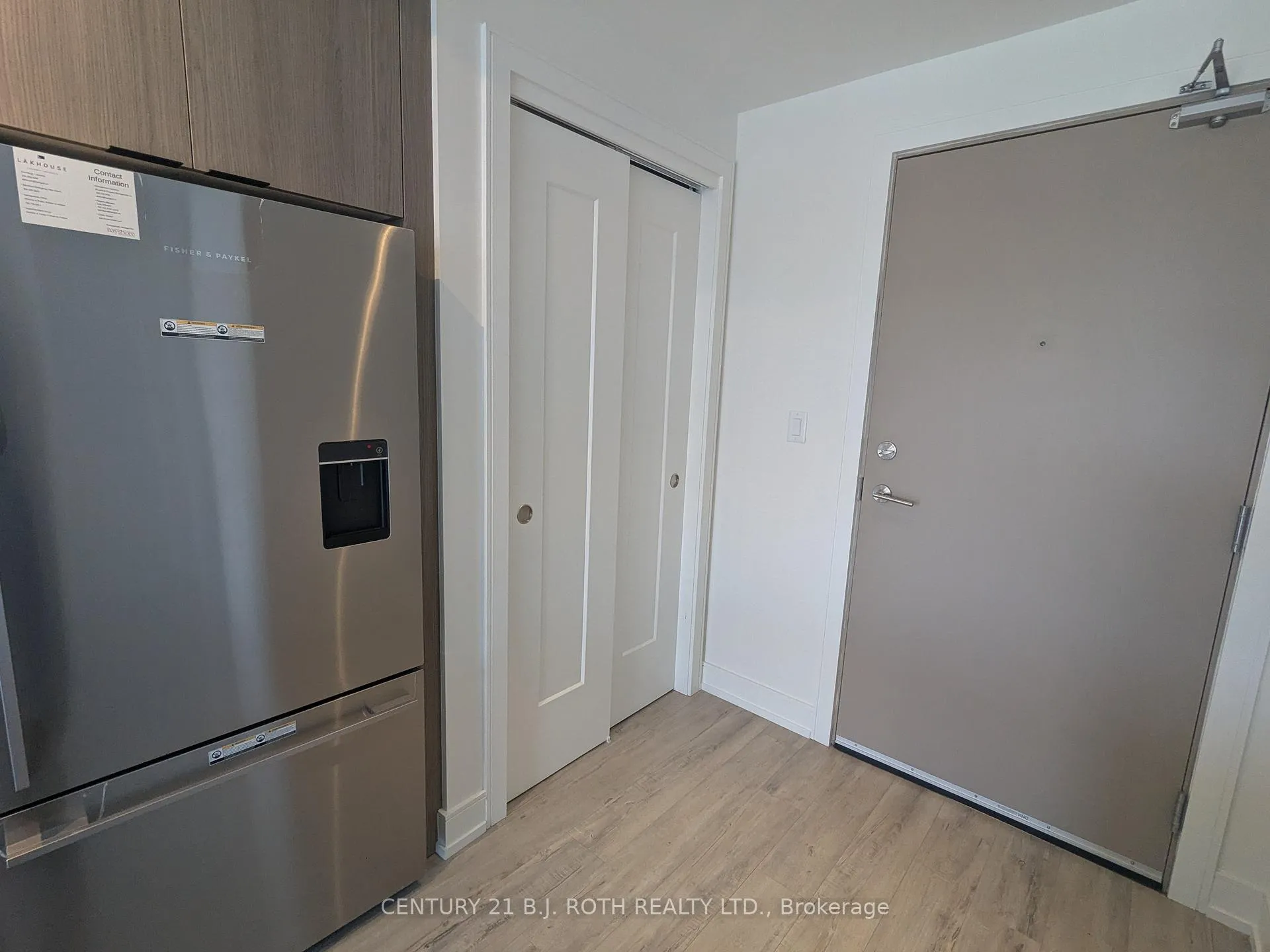 Photo 38 of Unit 822, 185 Dunlop Street E, Barrie, Lakeshore — HOMEH