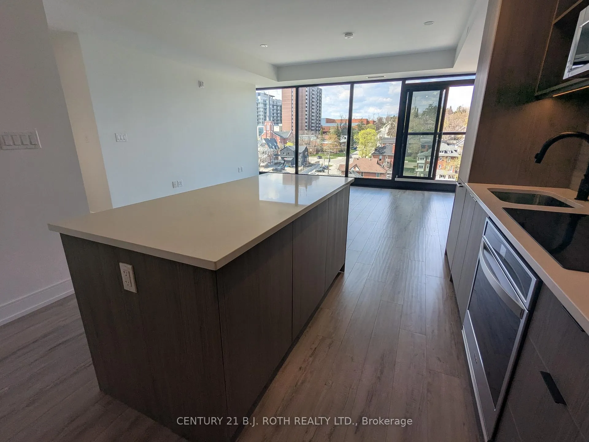 Photo 39 of Unit 822, 185 Dunlop Street E, Barrie, Lakeshore — HOMEH