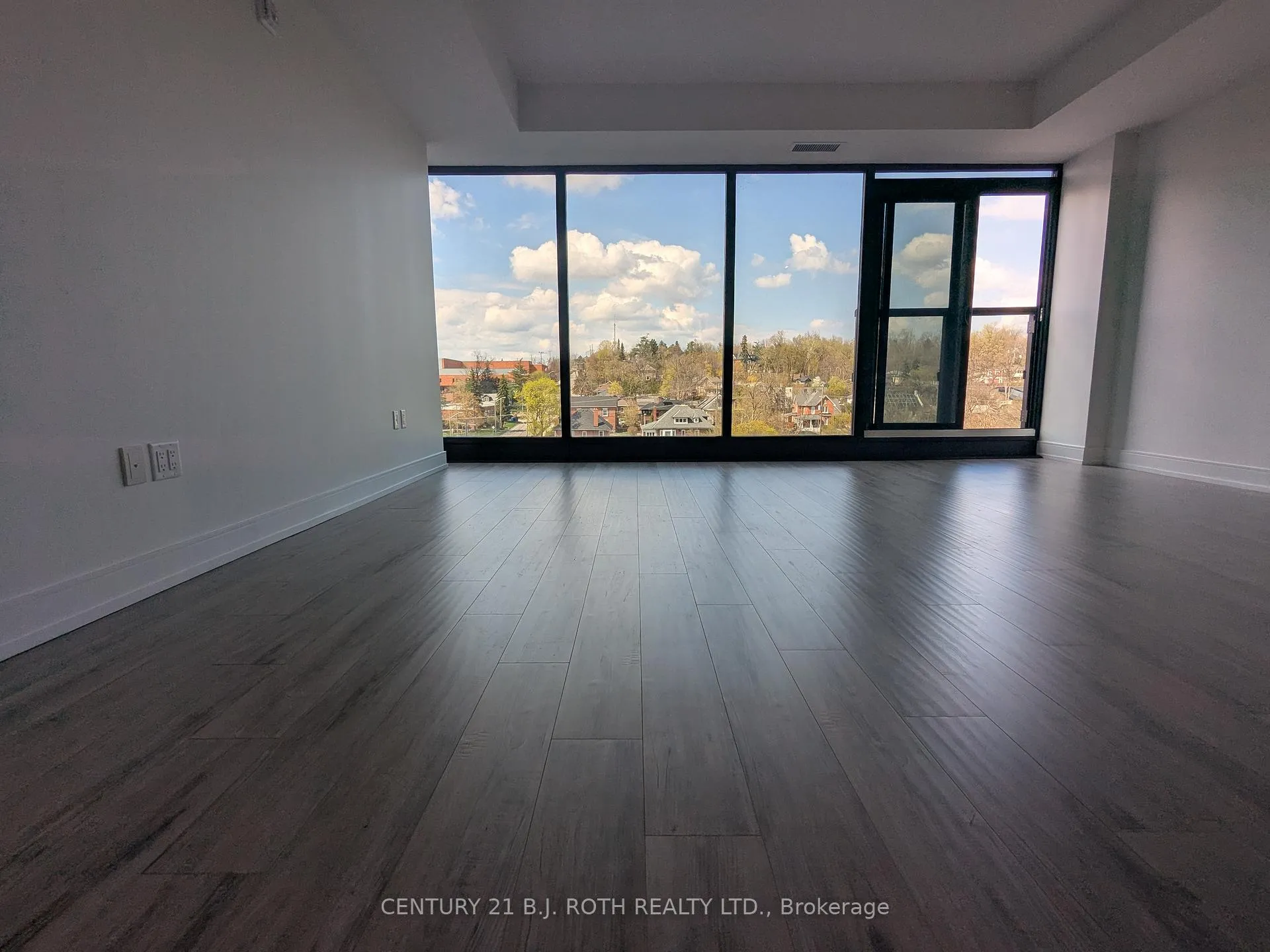 Photo 42 of Unit 822, 185 Dunlop Street E, Barrie, Lakeshore — HOMEH