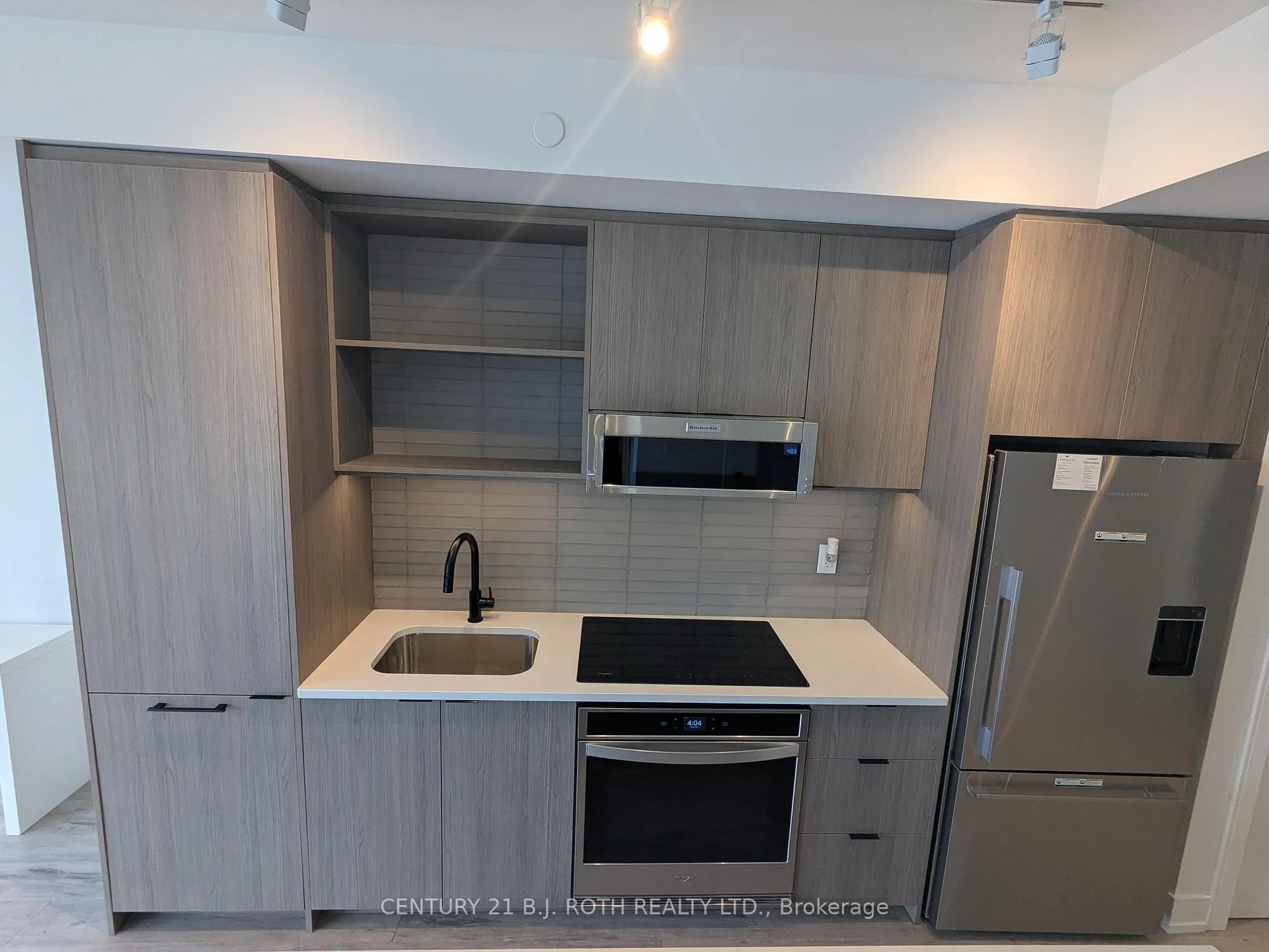 Photo 46 of Unit 822, 185 Dunlop Street E, Barrie, Lakeshore — HOMEH