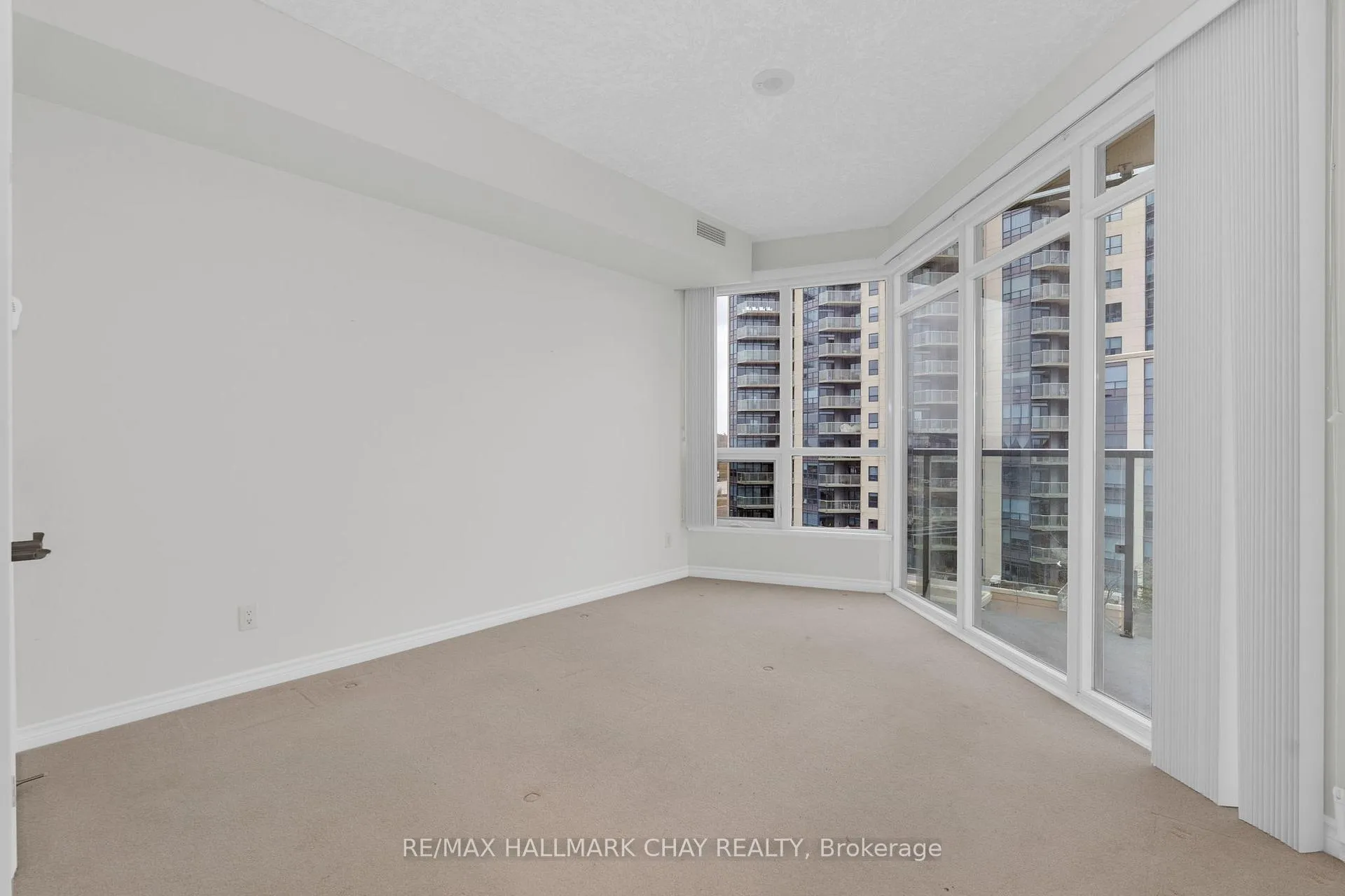 Photo 11 of Unit 706, 37 Ellen Street, Barrie, City Centre — HOMEH
