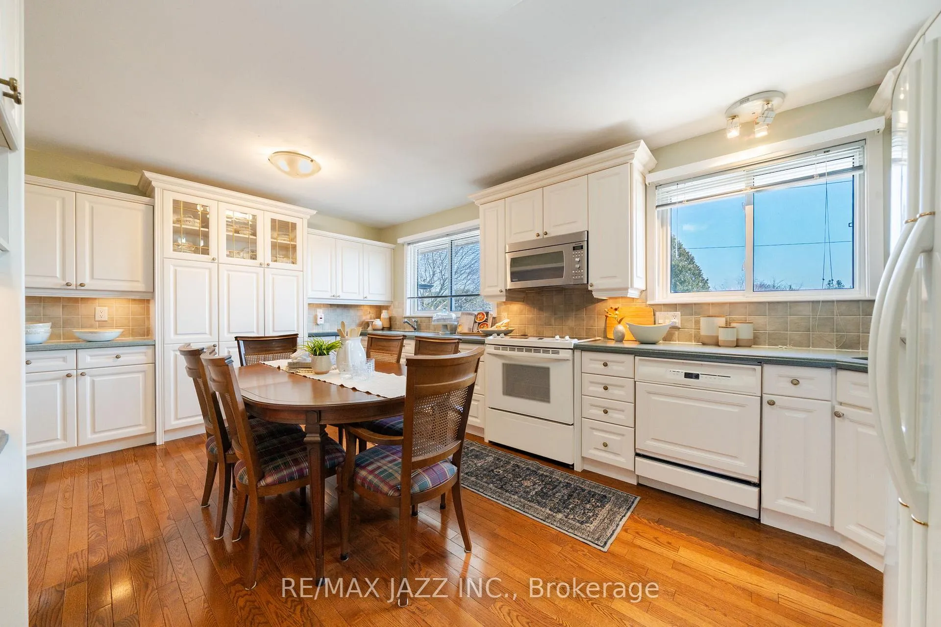 Photo 7 of 361 Carnaby Court, Oshawa, Centennial — HOMEH