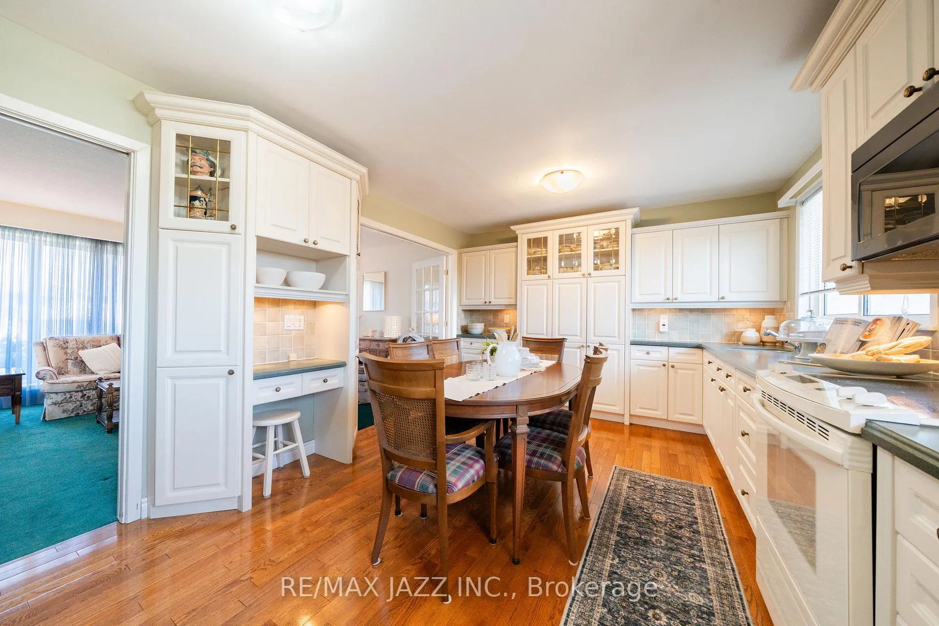 Photo 8 of 361 Carnaby Court, Oshawa, Centennial — HOMEH