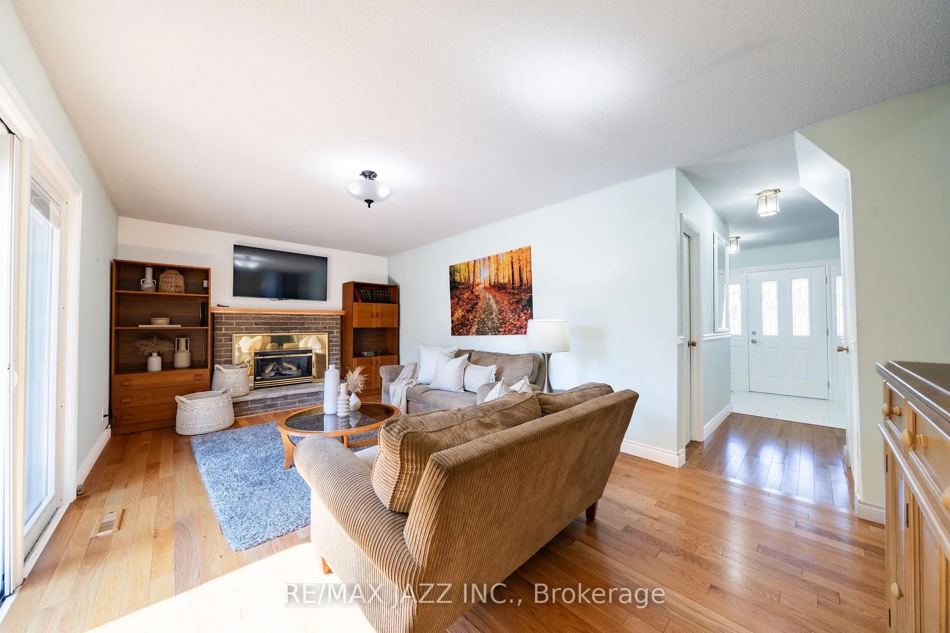 Photo 9 of 361 Carnaby Court, Oshawa, Centennial — HOMEH