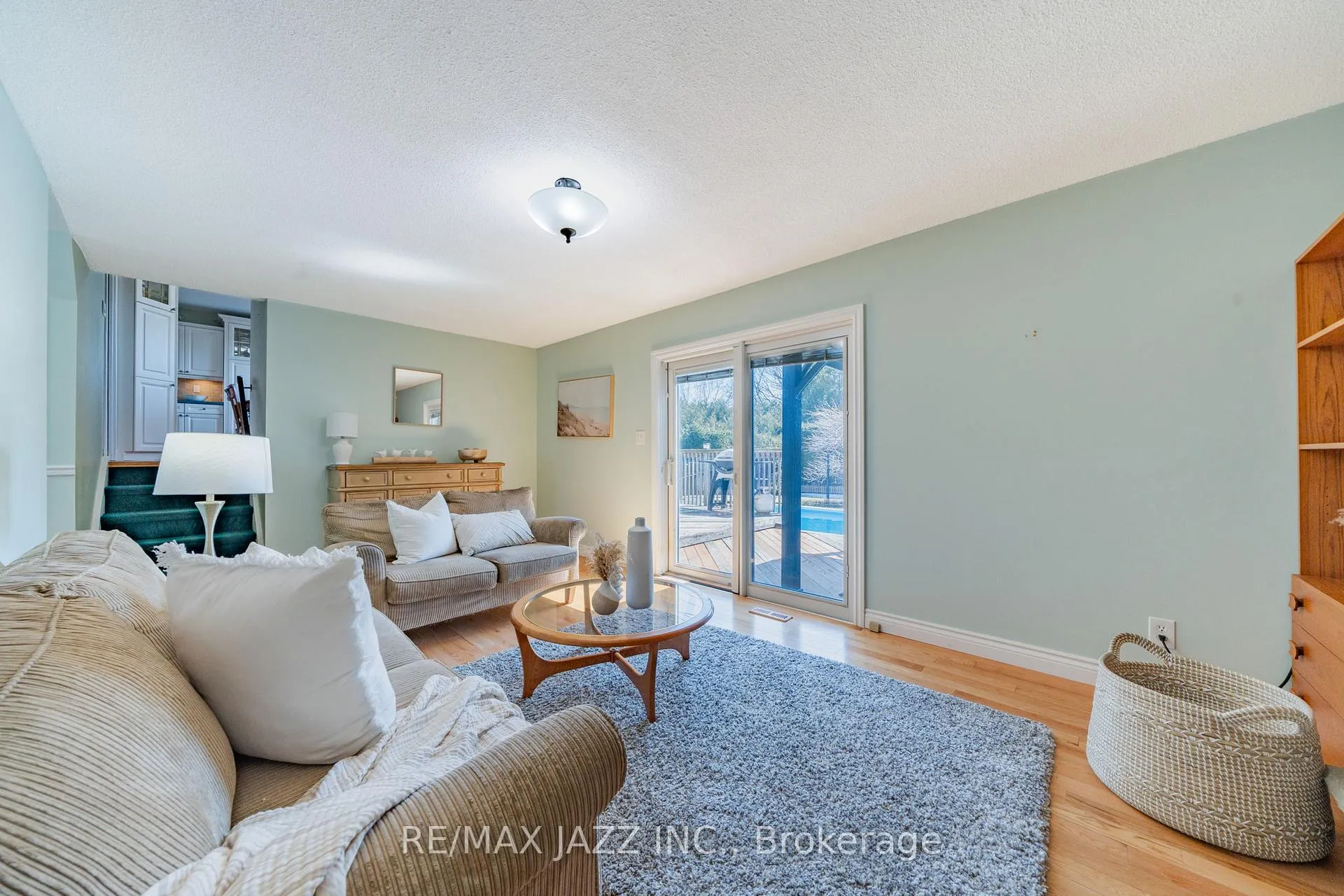 Photo 11 of 361 Carnaby Court, Oshawa, Centennial — HOMEH