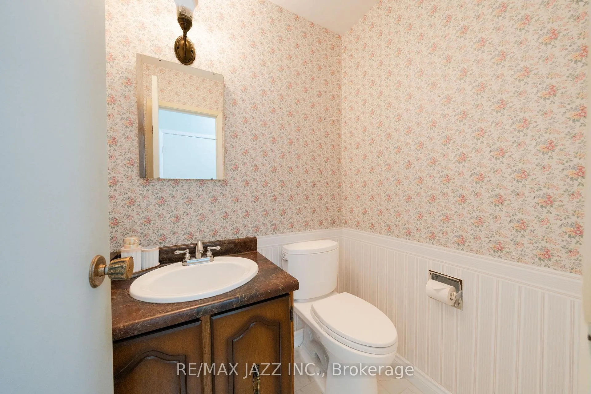 Photo 12 of 361 Carnaby Court, Oshawa, Centennial — HOMEH