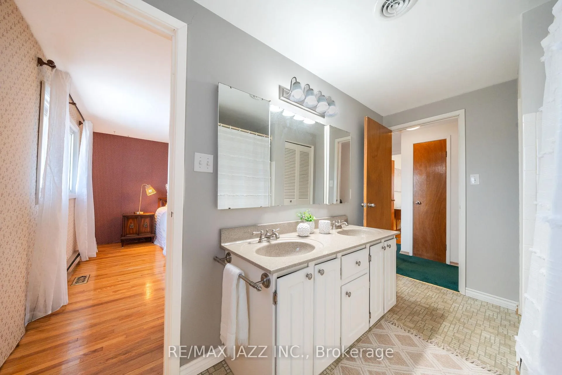 Photo 15 of 361 Carnaby Court, Oshawa, Centennial — HOMEH