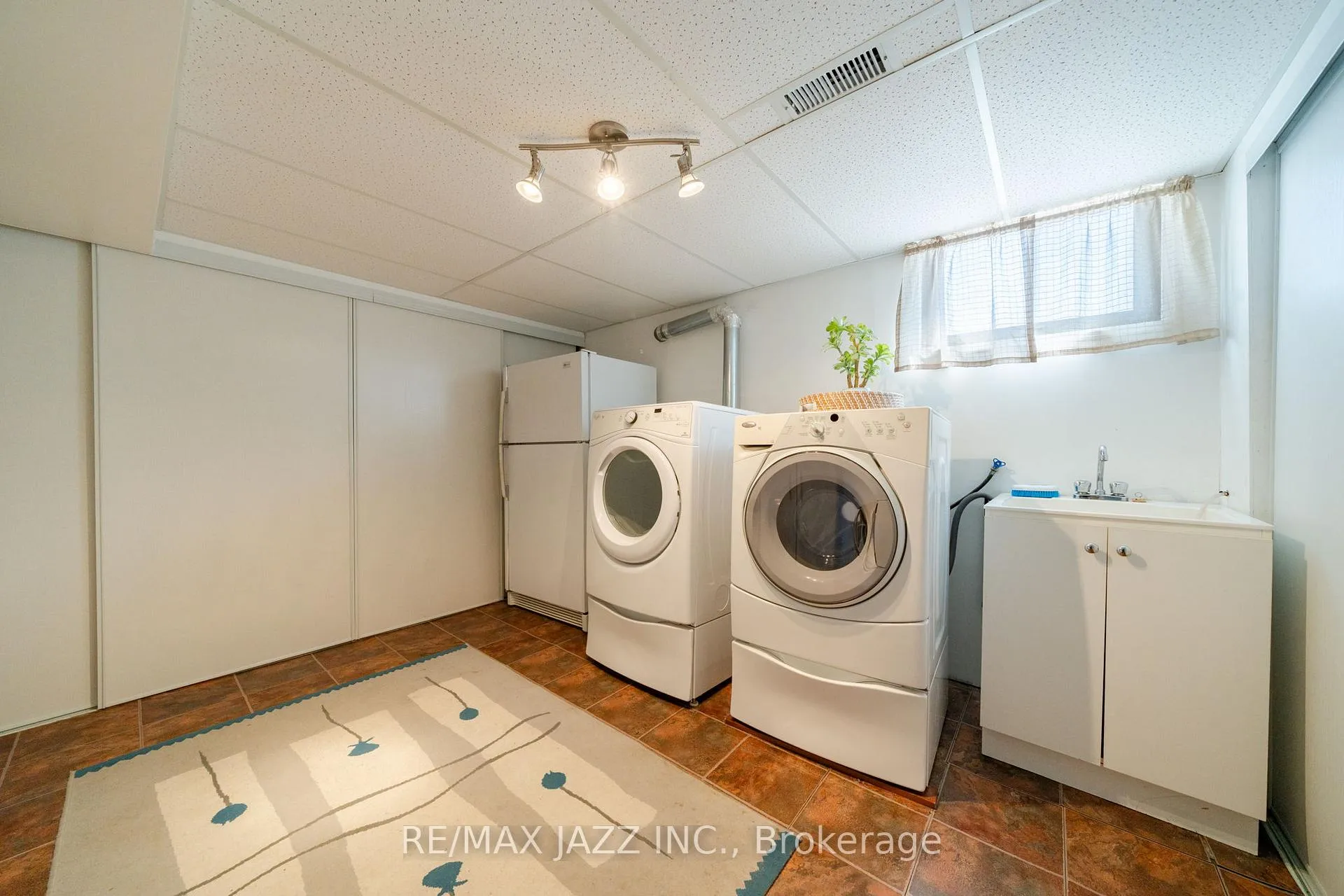 Photo 23 of 361 Carnaby Court, Oshawa, Centennial — HOMEH