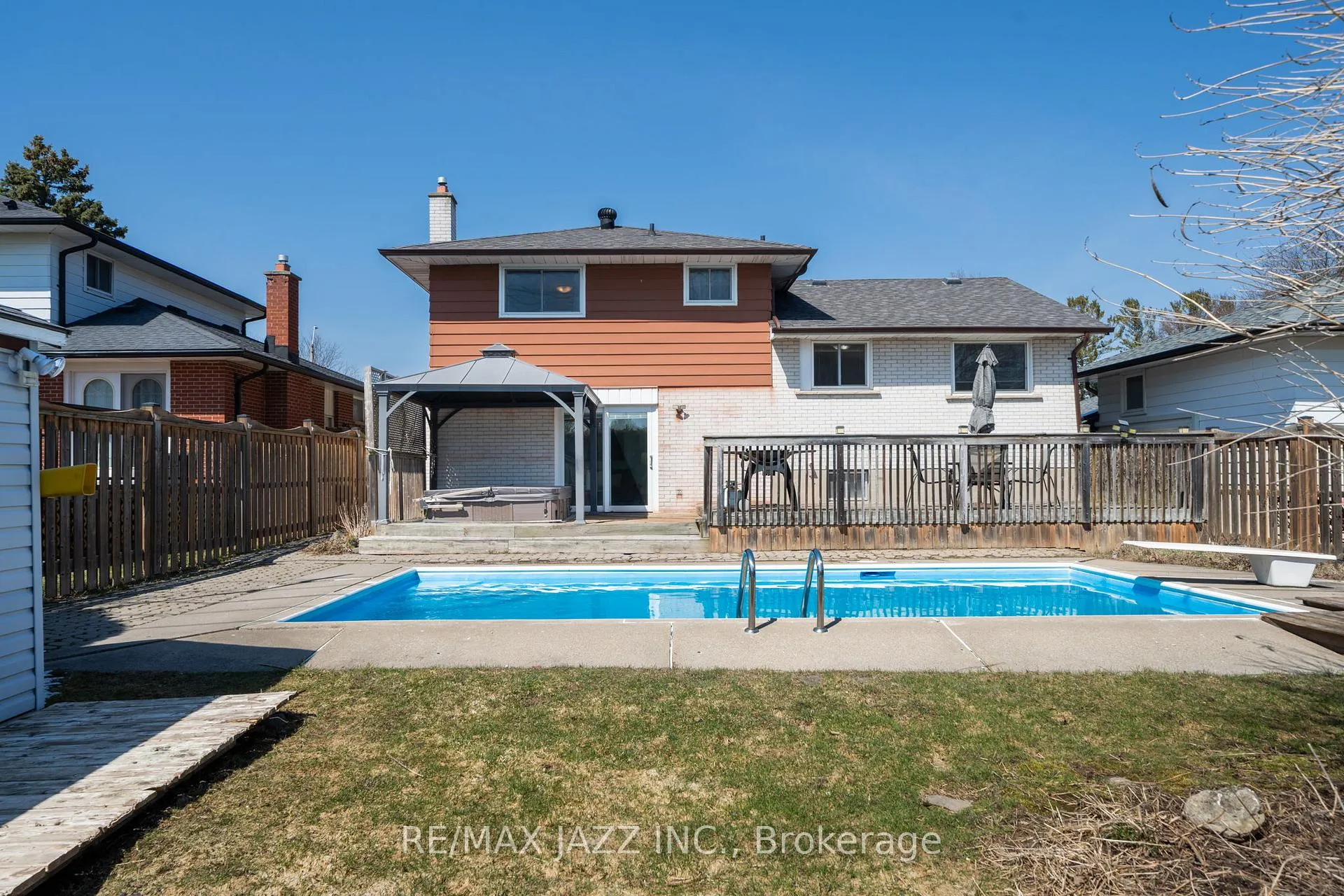 Photo 29 of 361 Carnaby Court, Oshawa, Centennial — HOMEH