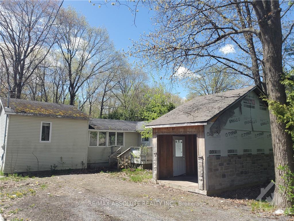 Front of 755 Bayview Drive