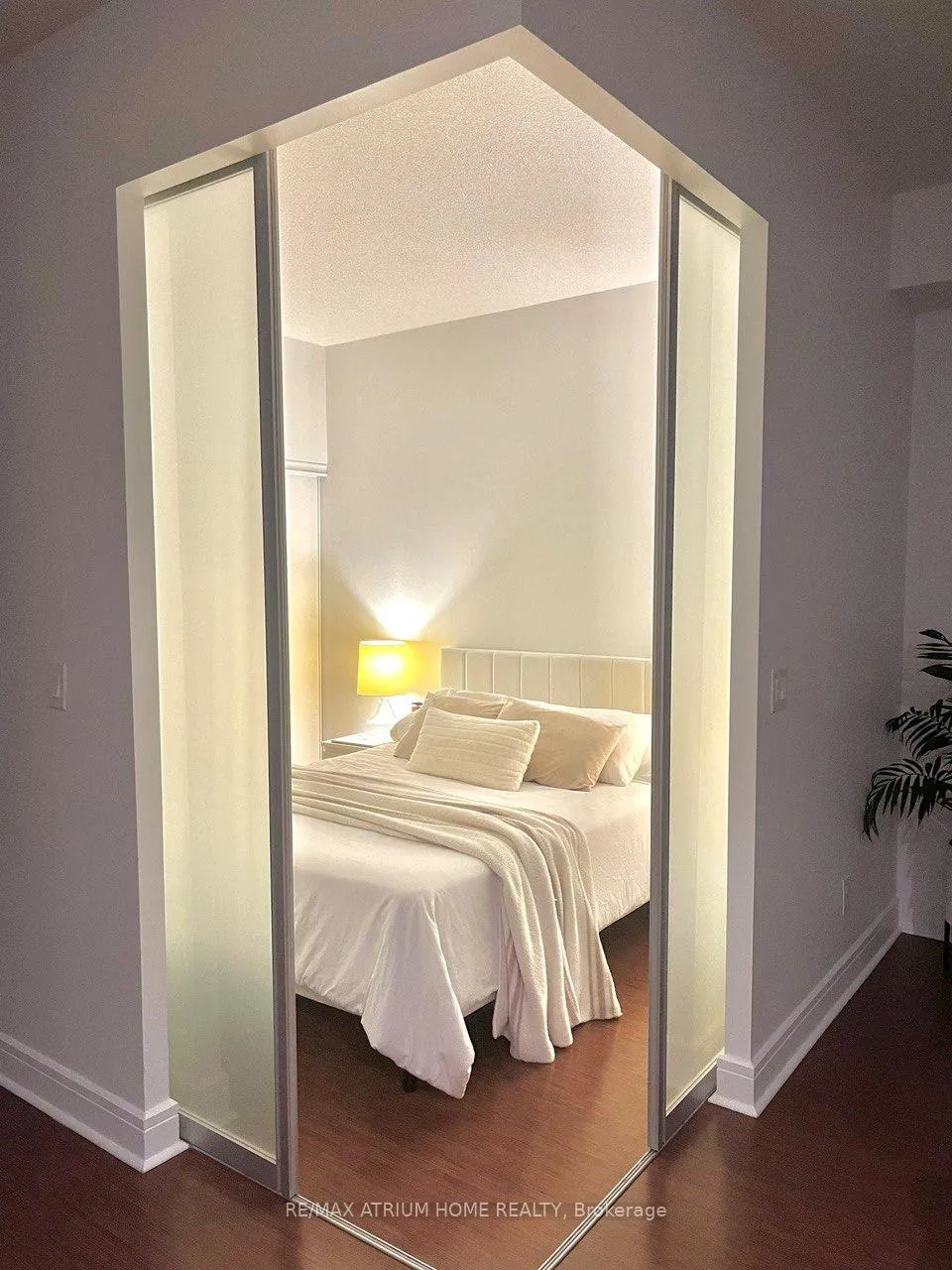 Photo 6 of Unit 1109, 35 Brian Peck Crescent, Toronto, Thorncliffe Park — HOMEH