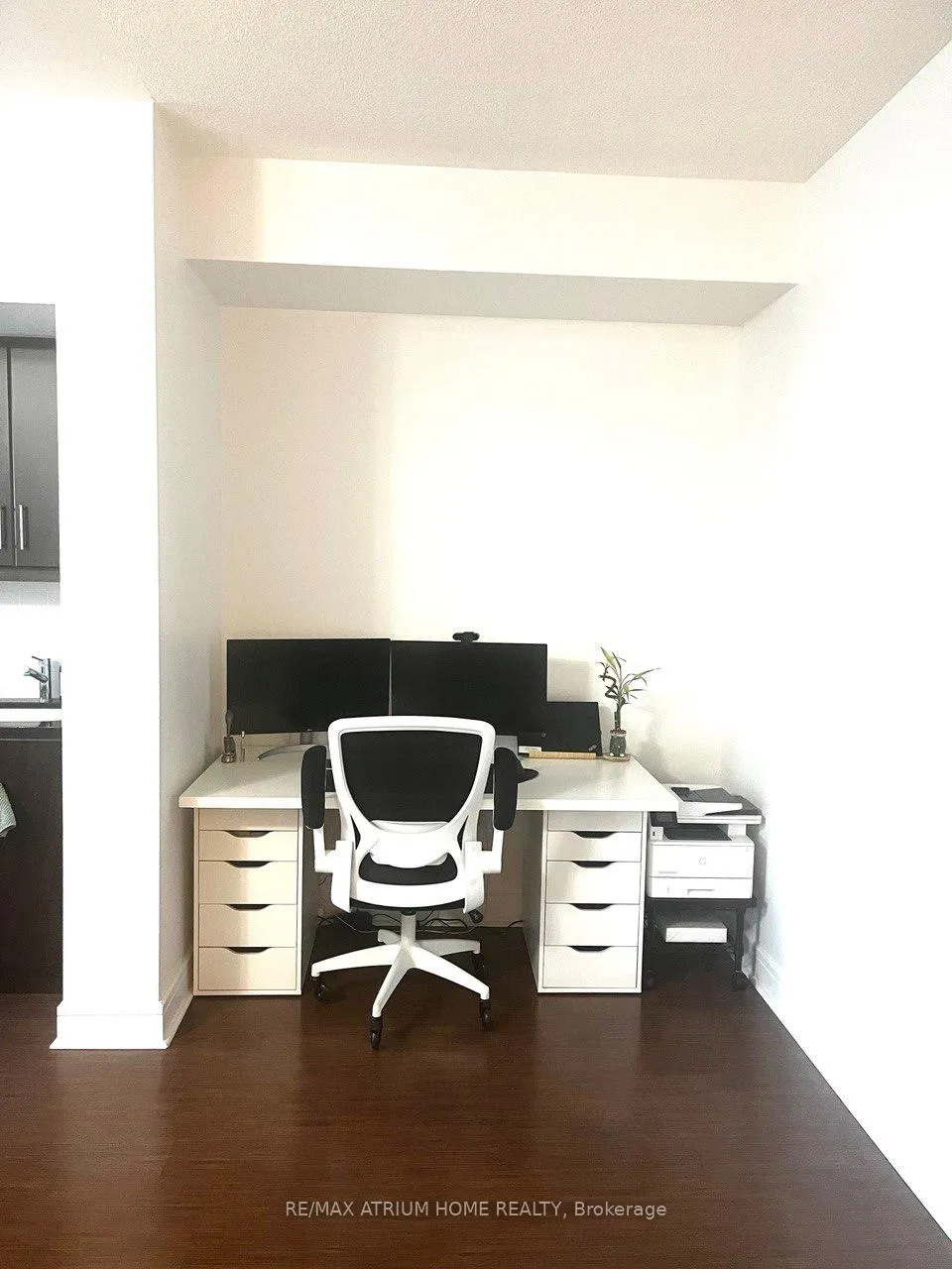 Photo 9 of Unit 1109, 35 Brian Peck Crescent, Toronto, Thorncliffe Park — HOMEH