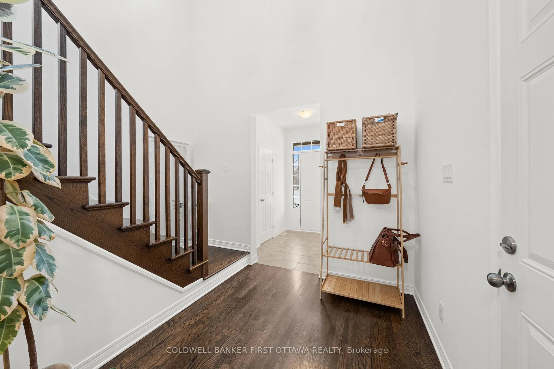 Photo 7 of 220 Dave Smith Crescent, Ottawa, Riverside South/Gloucester Glen — HOMEH