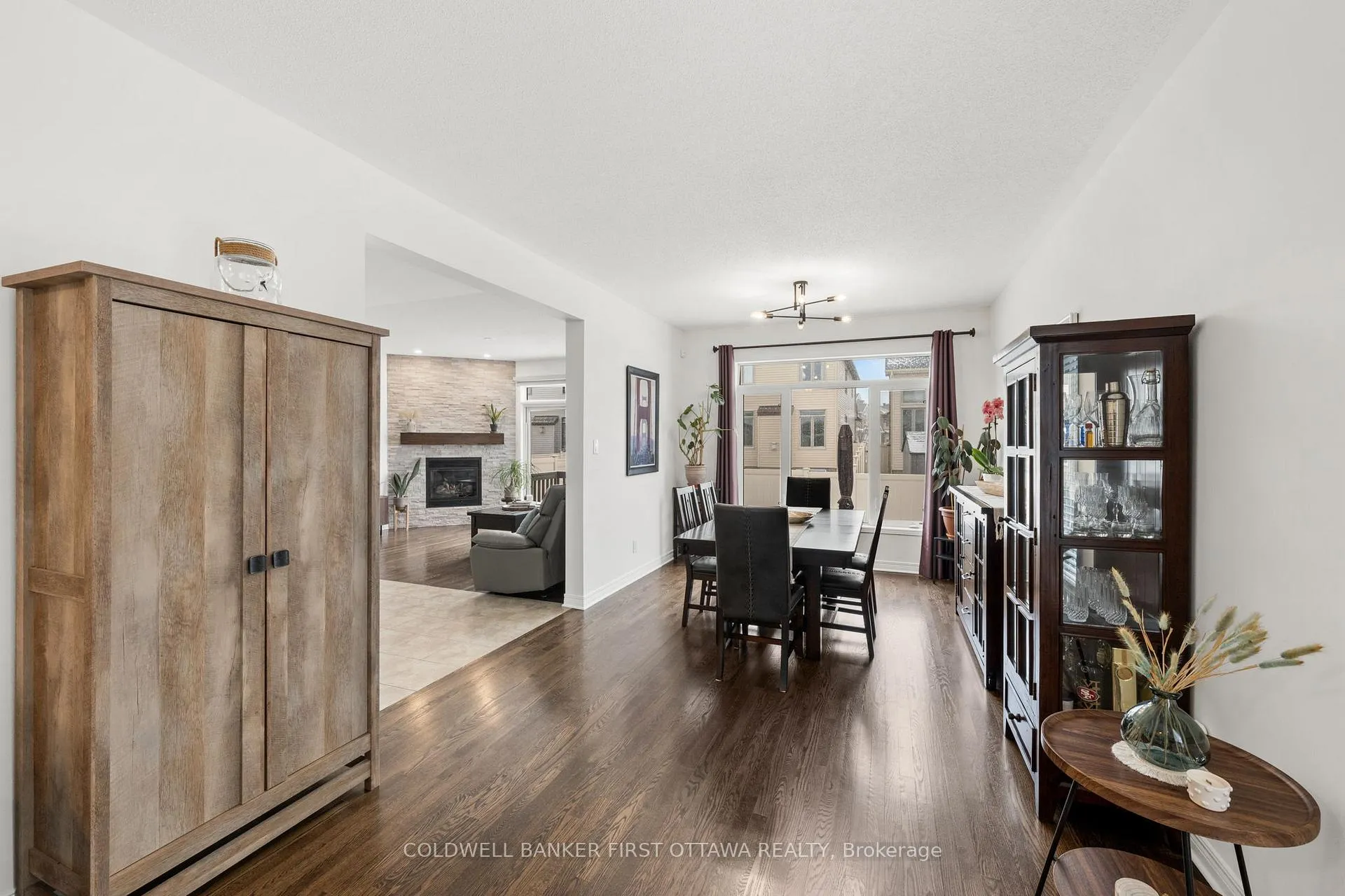 Photo 8 of 220 Dave Smith Crescent, Ottawa, Riverside South/Gloucester Glen — HOMEH