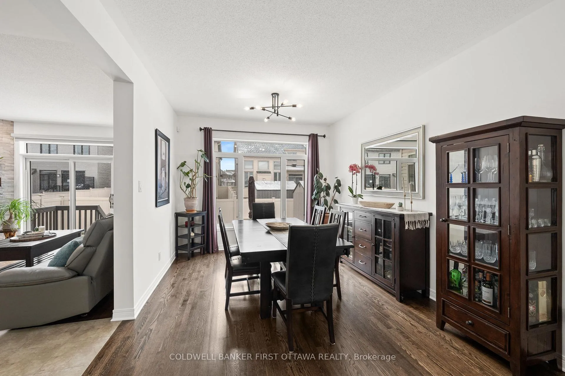 Photo 9 of 220 Dave Smith Crescent, Ottawa, Riverside South/Gloucester Glen — HOMEH