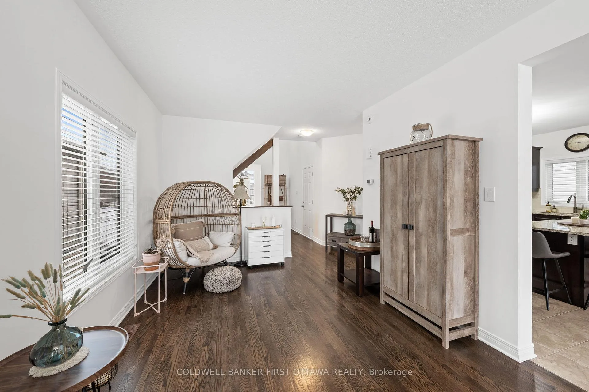 Photo 10 of 220 Dave Smith Crescent, Ottawa, Riverside South/Gloucester Glen — HOMEH