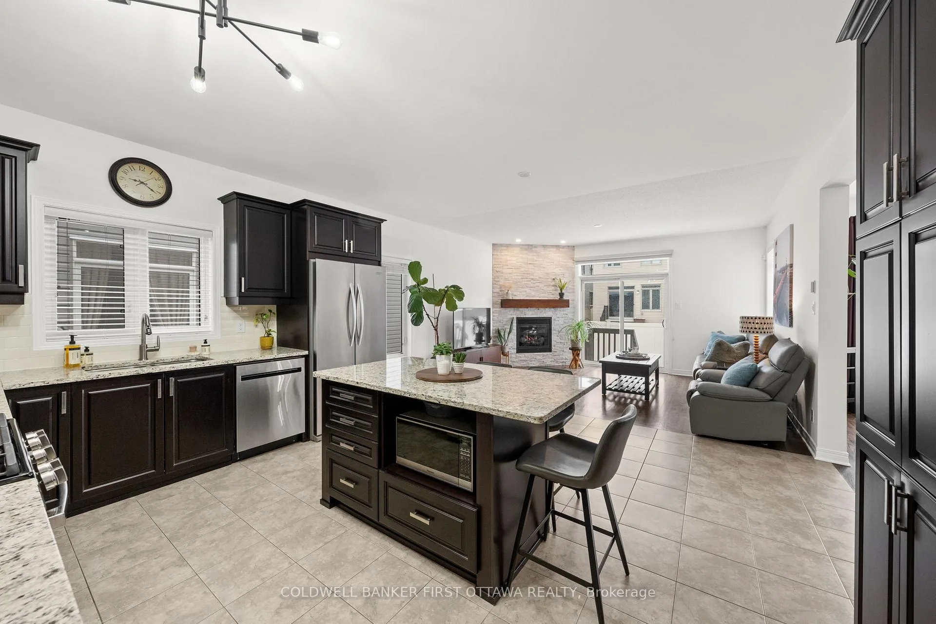 Photo 11 of 220 Dave Smith Crescent, Ottawa, Riverside South/Gloucester Glen — HOMEH