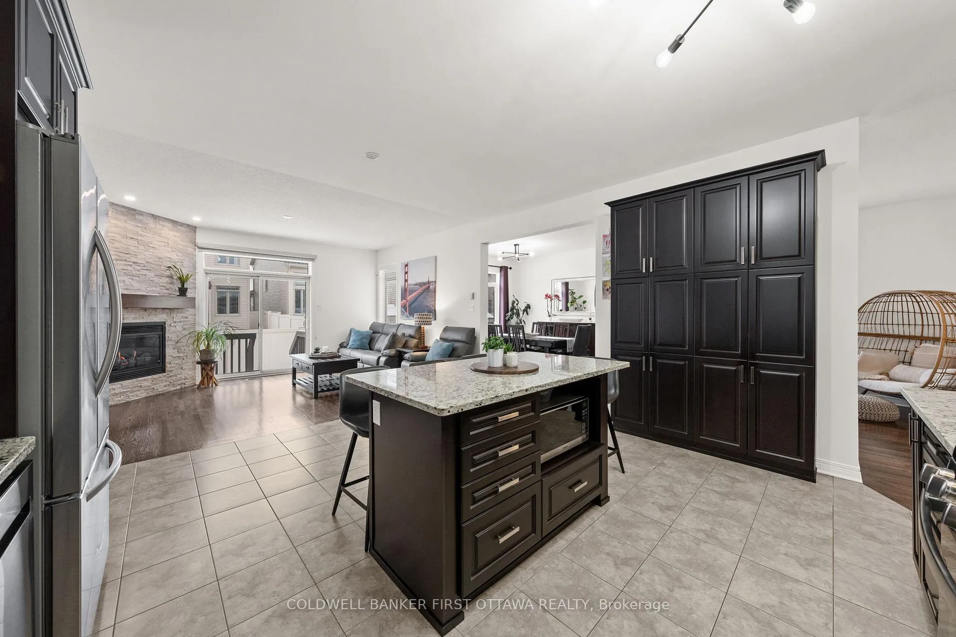 Photo 15 of 220 Dave Smith Crescent, Ottawa, Riverside South/Gloucester Glen — HOMEH
