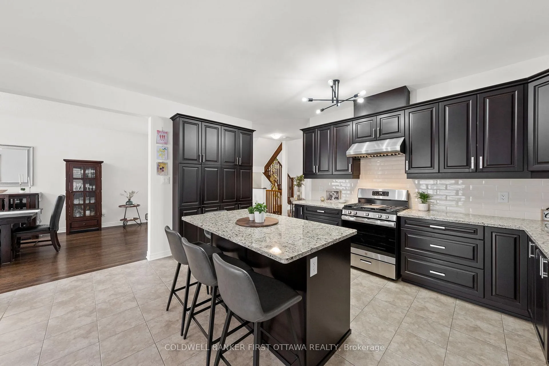Photo 16 of 220 Dave Smith Crescent, Ottawa, Riverside South/Gloucester Glen — HOMEH