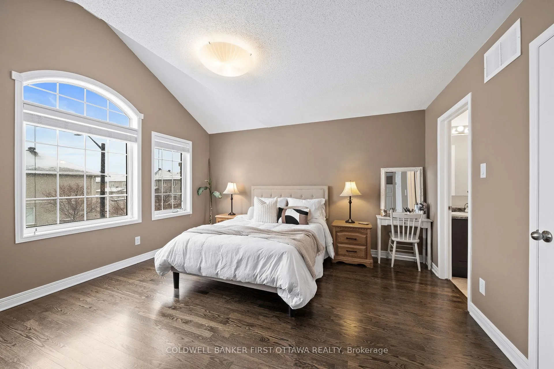 Photo 21 of 220 Dave Smith Crescent, Ottawa, Riverside South/Gloucester Glen — HOMEH