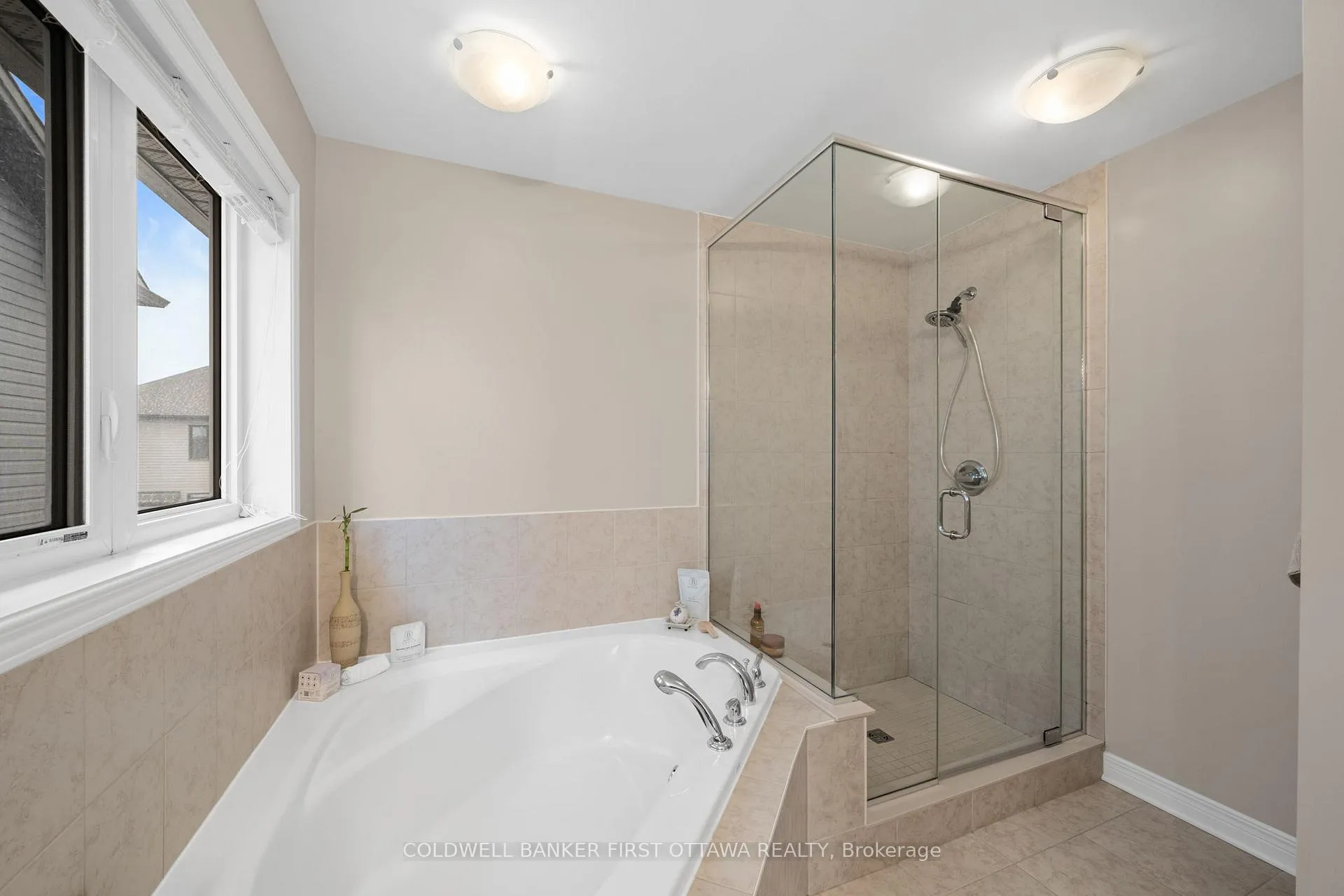 Photo 25 of 220 Dave Smith Crescent, Ottawa, Riverside South/Gloucester Glen — HOMEH