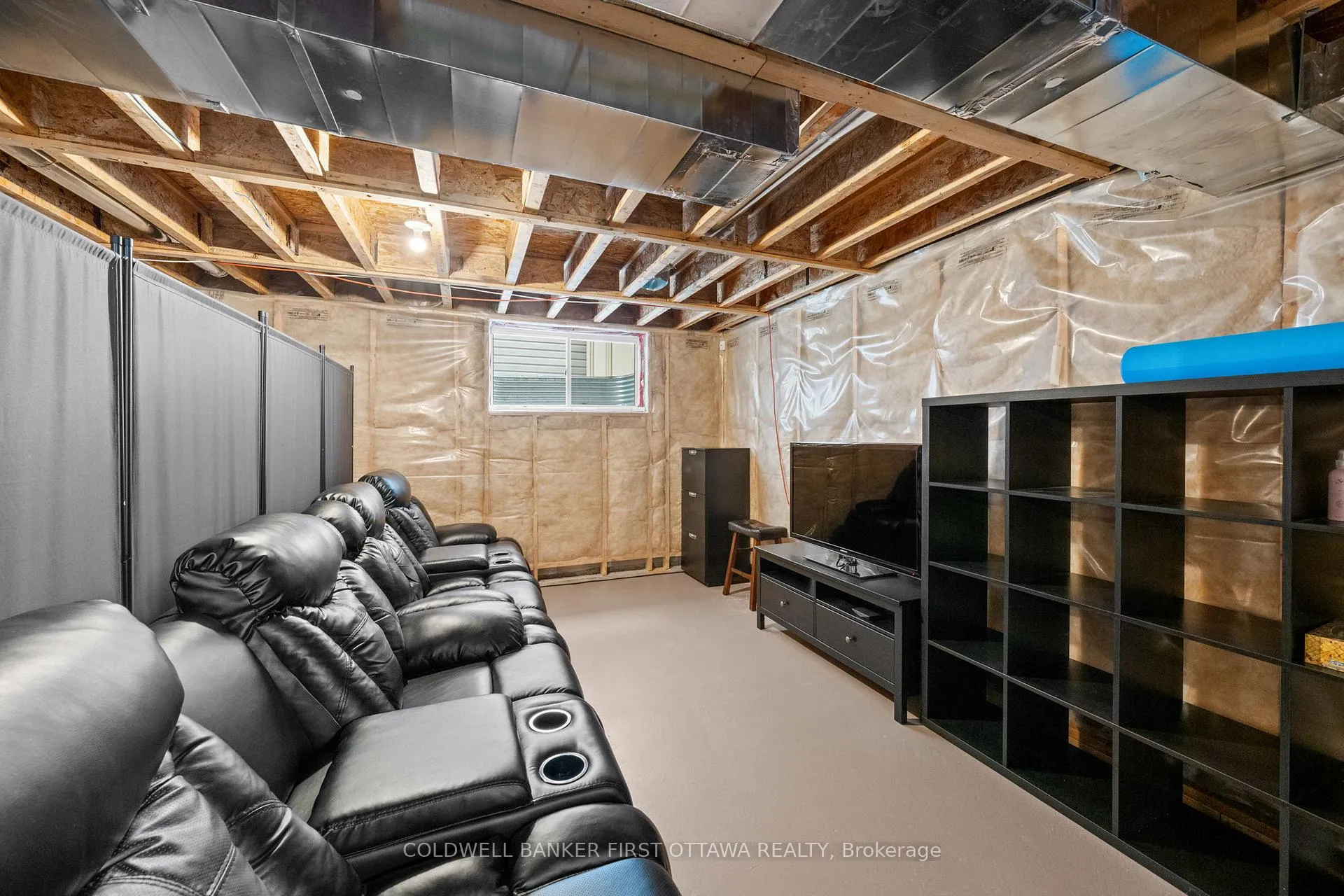 Photo 34 of 220 Dave Smith Crescent, Ottawa, Riverside South/Gloucester Glen — HOMEH